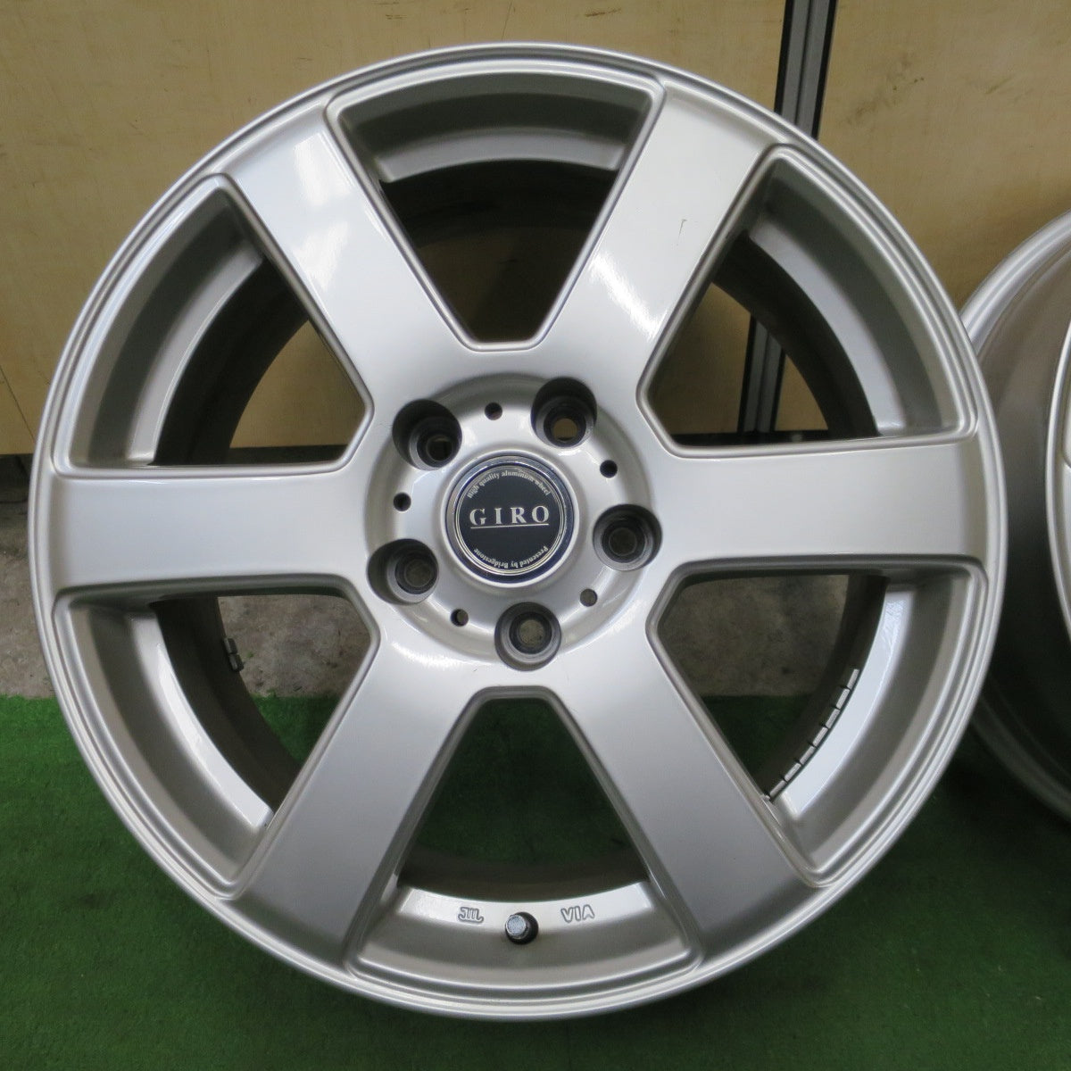 4本価格★GIRO ジーロ 17インチ 社外 アルミ ホイール 17×7J PCD114.3/5H★6052702NGホ