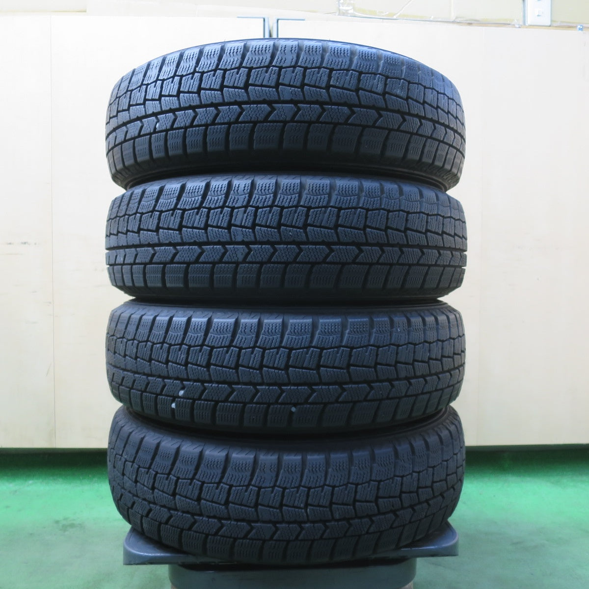 バリ溝！22年！9.5分★スタッドレス 165/65R14 ダンロップ ウインターマックス WM02 VIOLENTO ヴィオレント 14インチ PCD100/4H★6011607イス