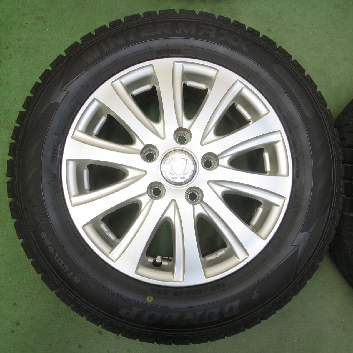 バリ溝！24年！9.5分★スタッドレス 195/65R15 ダンロップ ウインターマックス WM02 STYTZ 社外 アルミ 15インチ PCD114.3/5H★6060903イス
