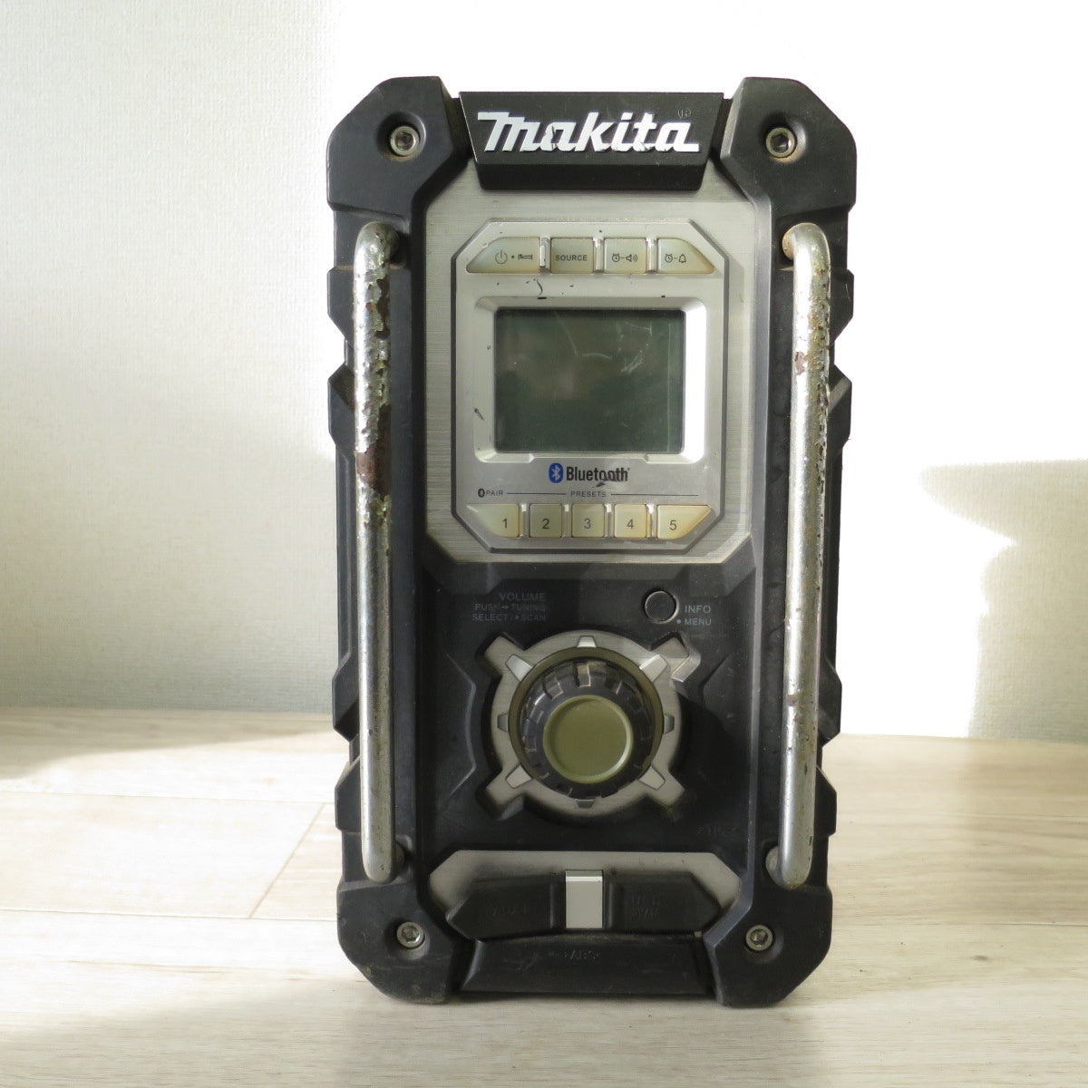 [送料無料] ◇マキタ 充電式 ラジオ MR106 Bluetooth搭載 makita 現場 ラジオ 本体のみ◇