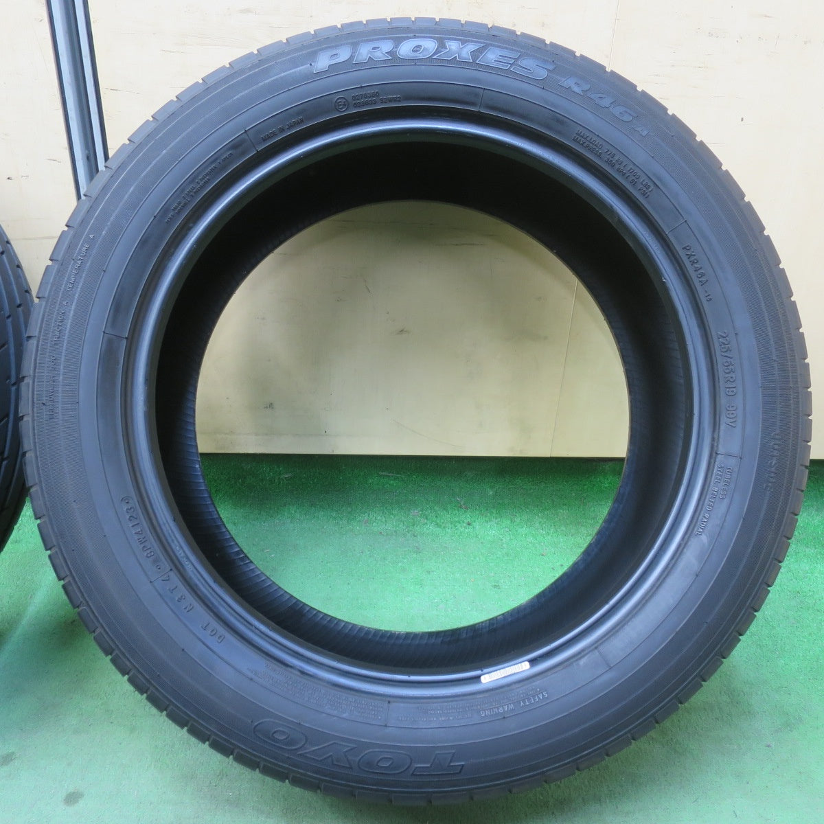バリ溝！23年！9分★225/55R19 トーヨー プロクセス R46A タイヤ 19インチ 40系 アルファード ヴェルファイア ハリアー 等★6010709イノタ