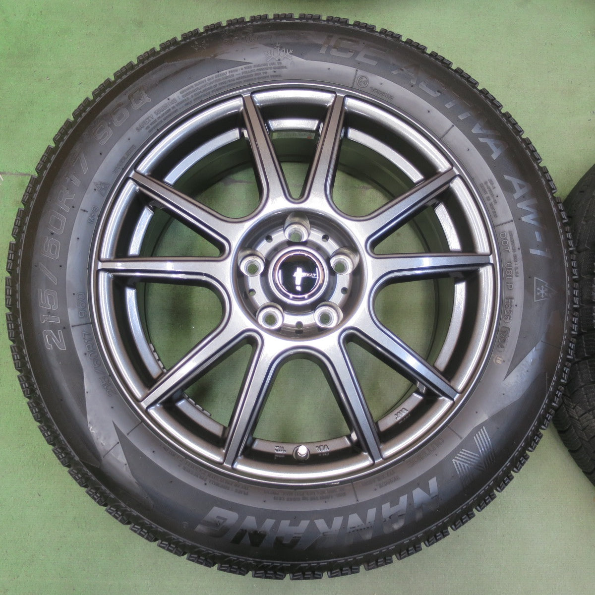 バリ溝！24年！キレイ！ほぼ10分◎スタッドレス 215/60R17 ナンカン アイス アクティバ AW-1 EMBELY エンベリー 17インチ PCD114.3/5H◎6081601イス