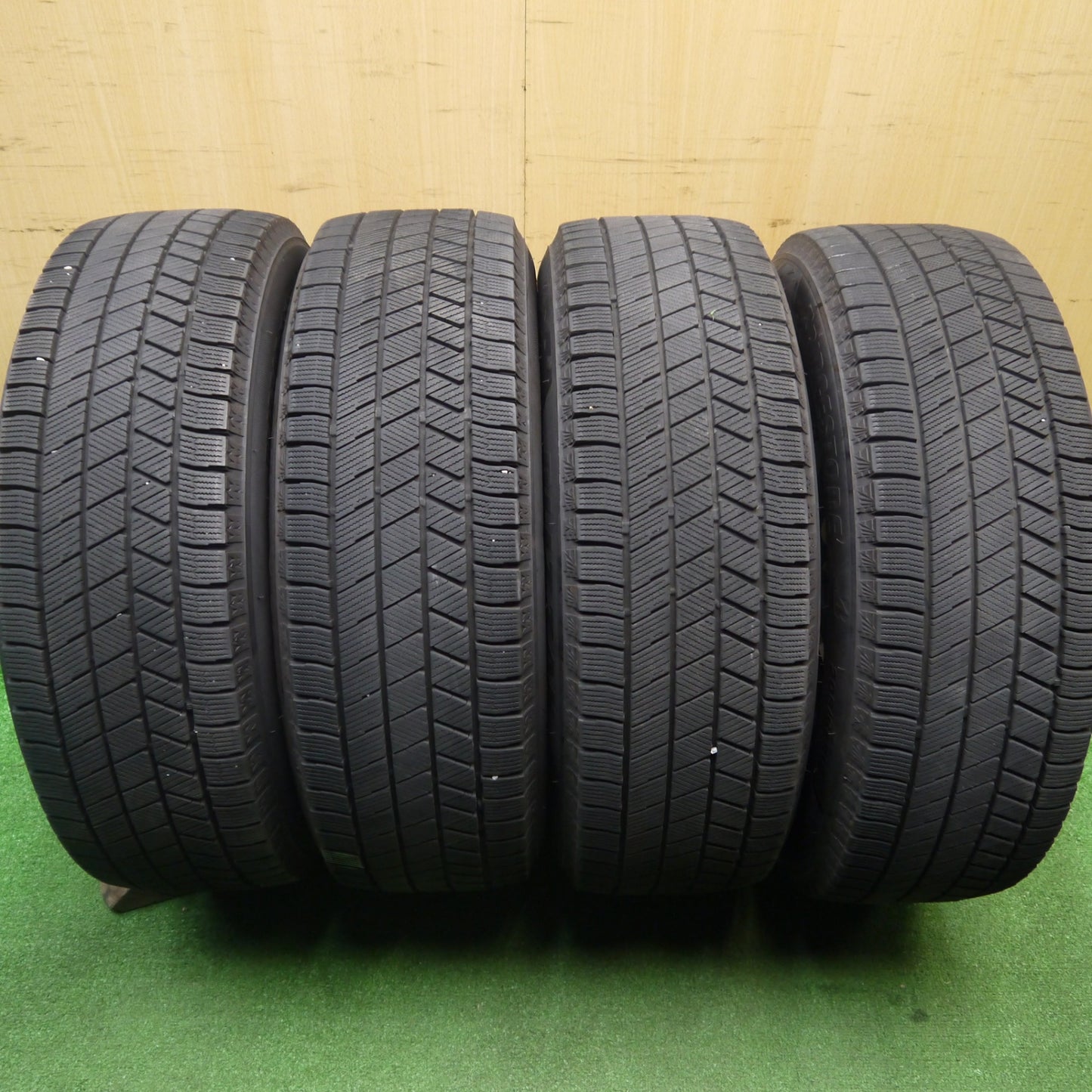 キレイ！23年★スタッドレス 205/65R16 ブリヂストン ブリザック VRX3 BALMINUM TR10 バルミナ 16インチ PCD114.3/5H★5112808Hス
