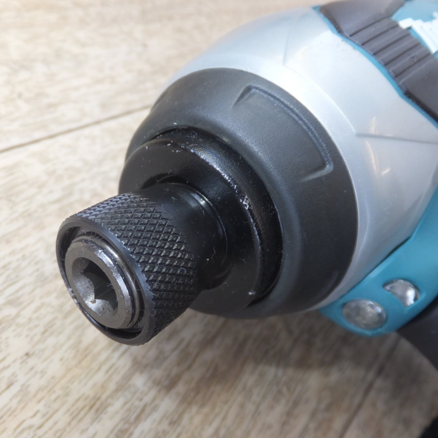 [送料無料] キレイ★マキタ makita 充電式インパクトドライバ TD146DX2 18V 本体のみ★