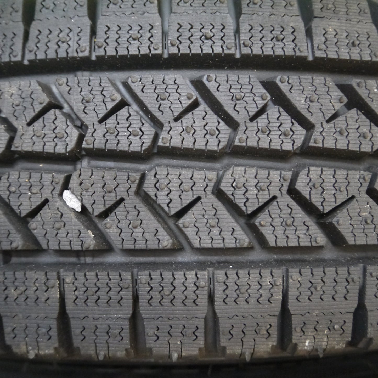 [送料無料] タイヤほぼ未使用！22年！キレイ★スタッドレス 165/80R14 97/95N ブリヂストン ブリザック VL1 スチール ホイール 14インチ PCD114.3/5H★4121704Hス