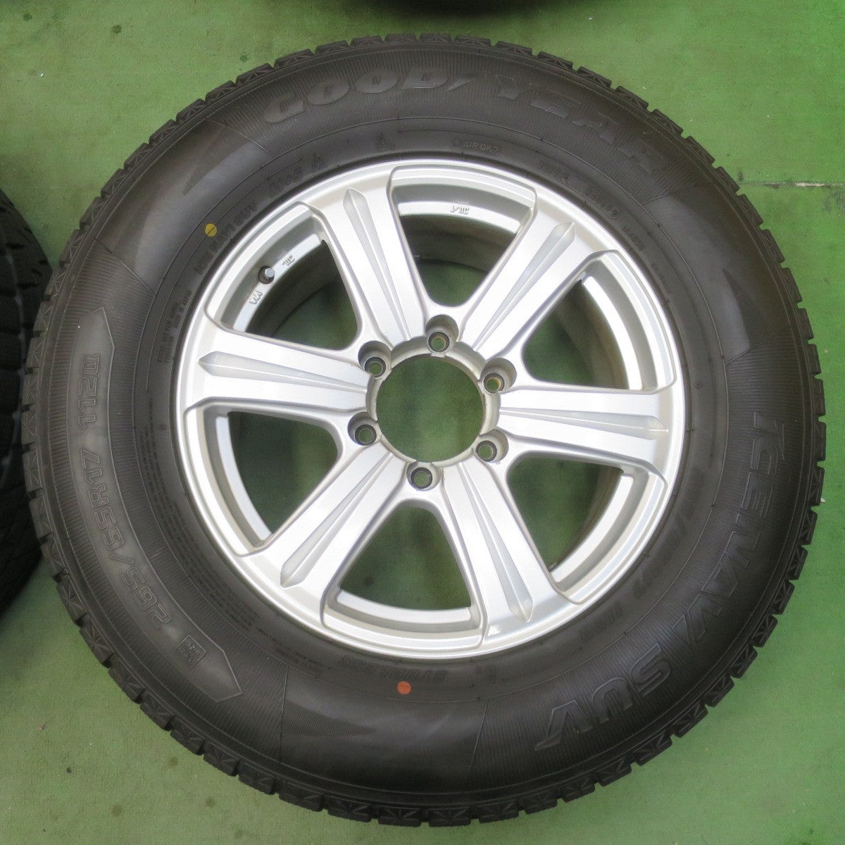 バリ溝！9.5分★スタッドレス 265/65R17 グッドイヤー アイスナビ SUV 社外 アルミ 17インチ PCD139.7/6H★6011003イス