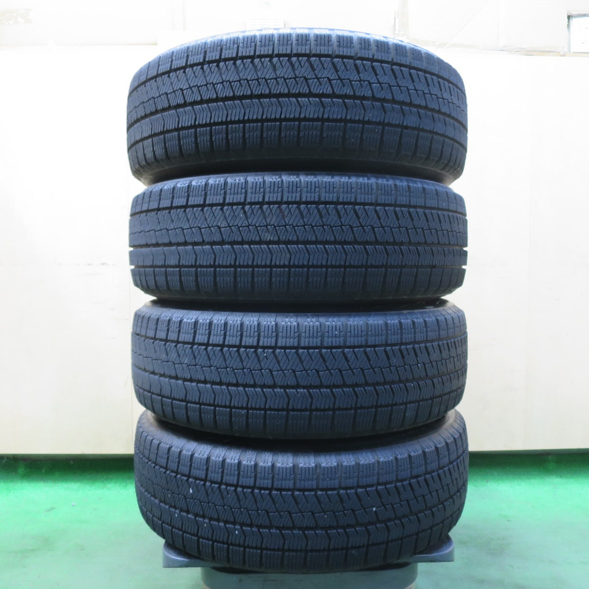 バリ溝！23年！8.5分★シエンタ 等 185/60R15 スタッドレス ブリヂストン ブリザック VRX2 JENEIGE 15インチ PCD100/5H★5103104イス