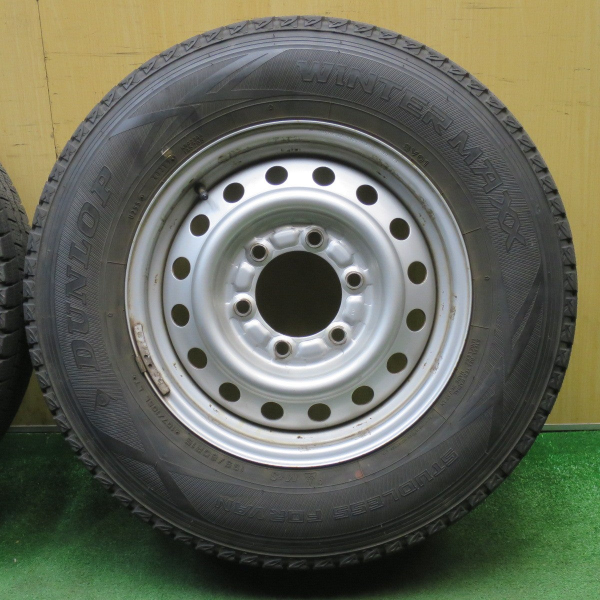 バリ溝！8.5分★スタッドレス 195/80R15 107/105L ダンロップ ウインターマックス SV01 スチール ホイール 15インチ PCD139.7/6H★6032203NJス