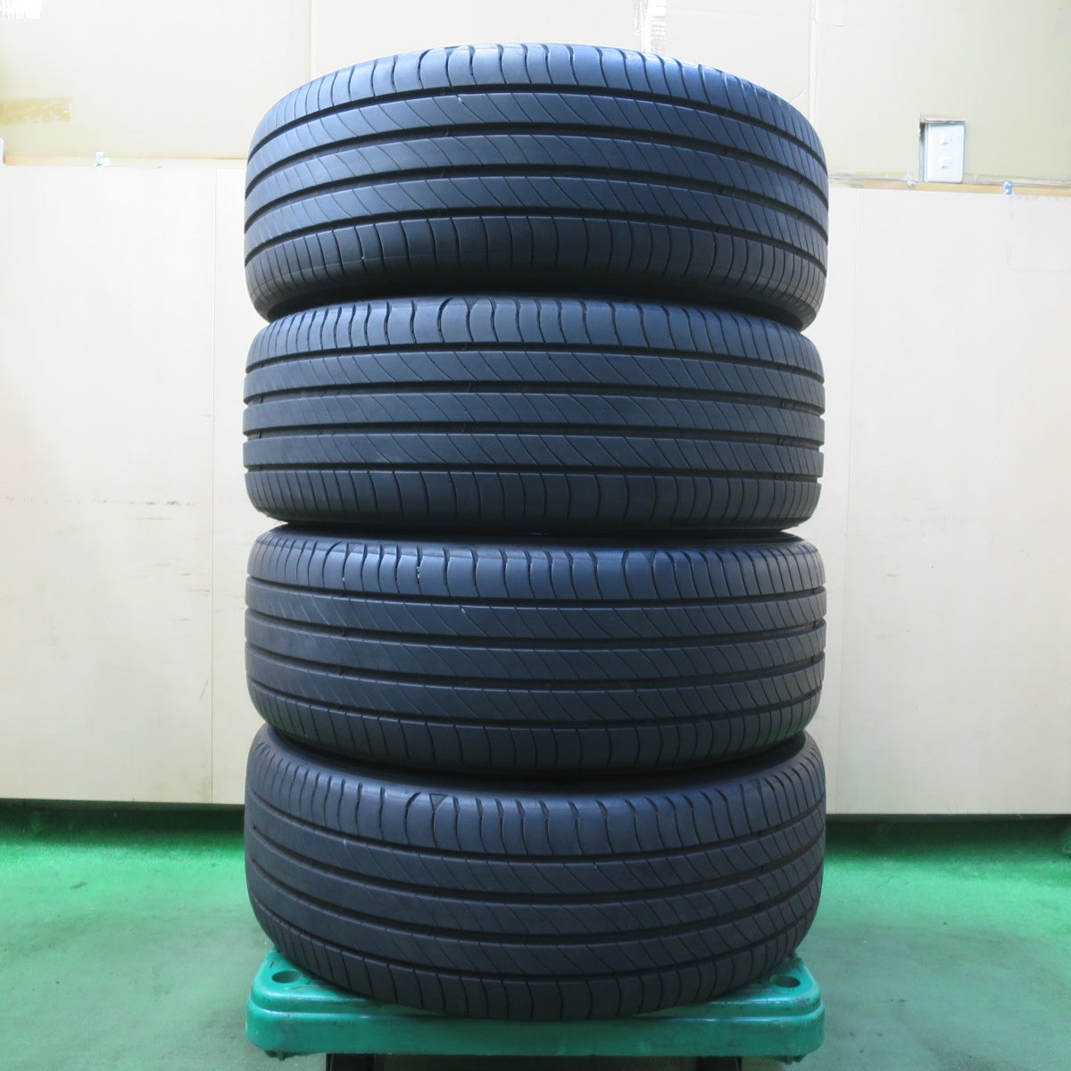 キレイ！21年★ボルボ XC60 純正 215/55R18 ミシュラン プライマシー4 18インチ VOLVO PCD108/5H★5101611イノ