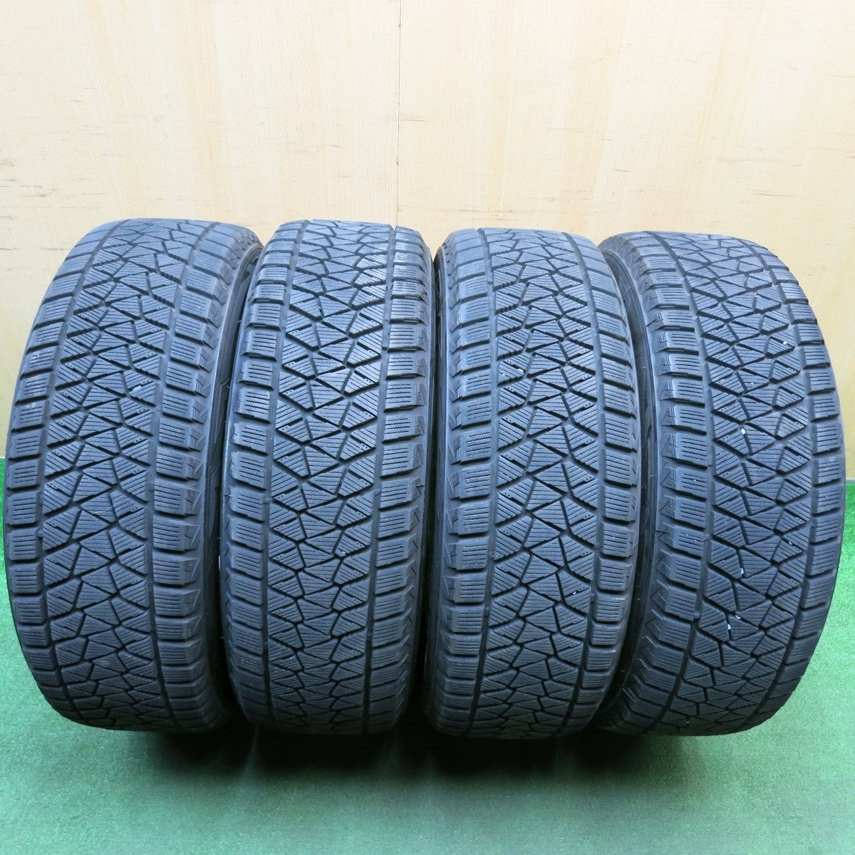 バリ溝！8.5分◎スタッドレス 225/60R18 ブリヂストン ブリザック DM-V2 AZ SPORTS AZスポーツ 18インチ PCD114.3/5H◎6012207HAス