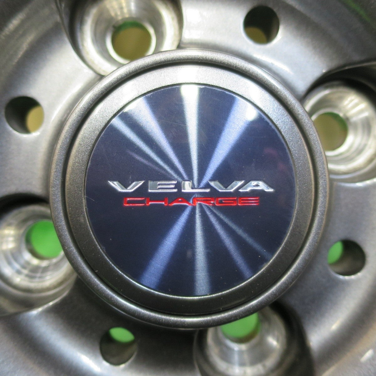 バリ溝！22年！キレイ！8.5分★スタッドレス 185/60R15 アイスエスポルテ VELVA CHARGE ヴェルヴァ PCD100/4H★4090310イス