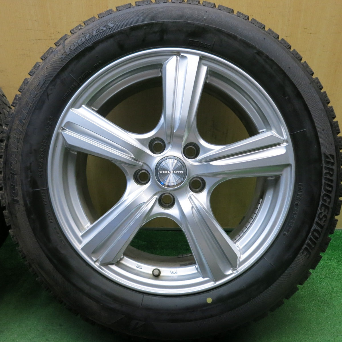 バリ溝！23年！9.5分★スタッドレス 215/60R17 ブリヂストン アイスパートナー2 VIOLENTO KS ヴィオレント 17インチ PCD114.3/5H★5070501HAス