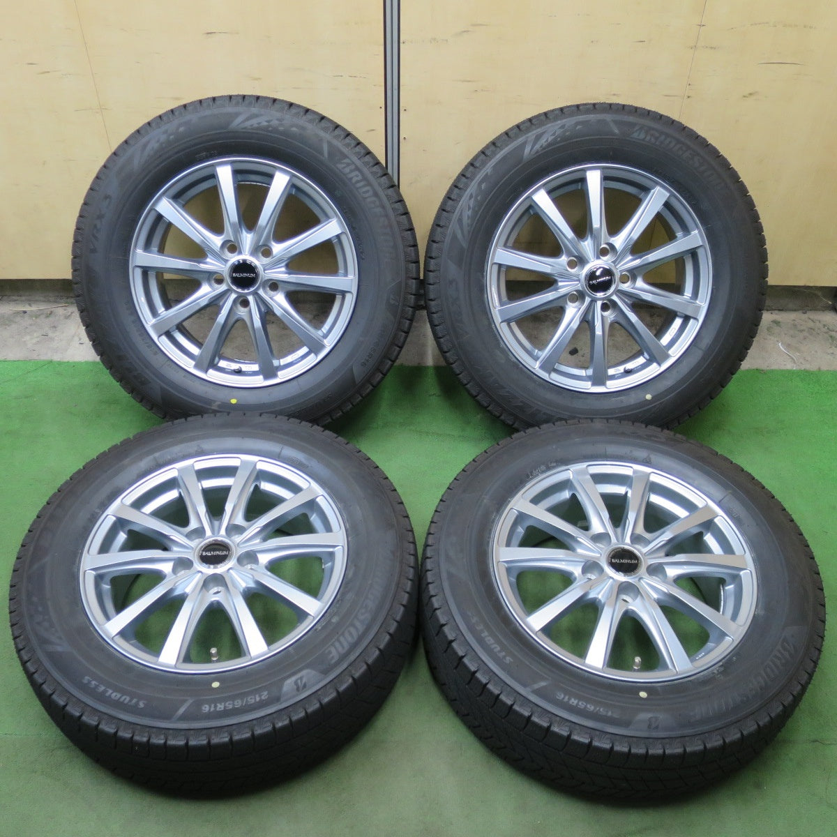 ほぼ未使用！25年！キレイ◎スタッドレス 215/65R16 ブリヂストン ブリザック VRX3 BALMINUM LS10 バルミナ 16インチ PCD114.3/5H◎6092503NGス