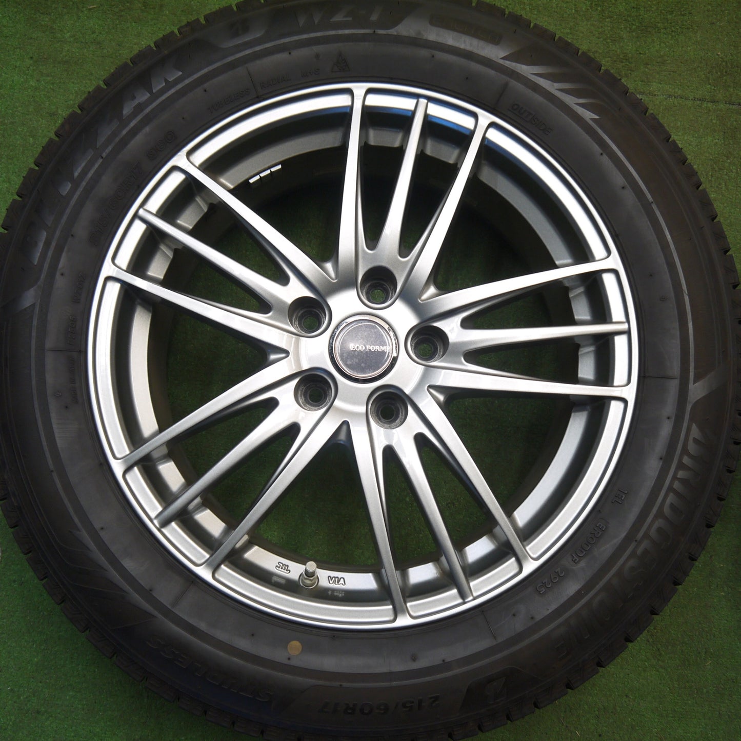 トヨタ純正センサー付！バリ溝！25年！キレイ！ほぼ10分★スタッドレス 215/60R17 ブリヂストン ブリザック WZ-1 ECO FORME SE-18 エコフォルム 17インチ PCD114.3/5H★6031803Hス