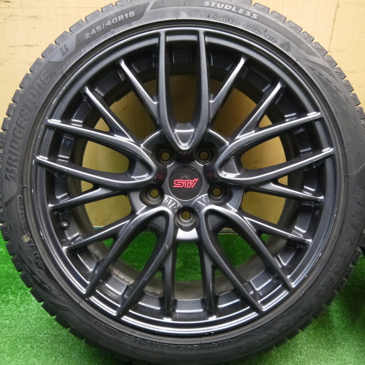 バリ溝！9分★スバル WRX STi VAB 純正 245/40R18 スタッドレス ブリヂストン ブリザック VRX3 18インチ PCD114.3/5H★5120509Hス