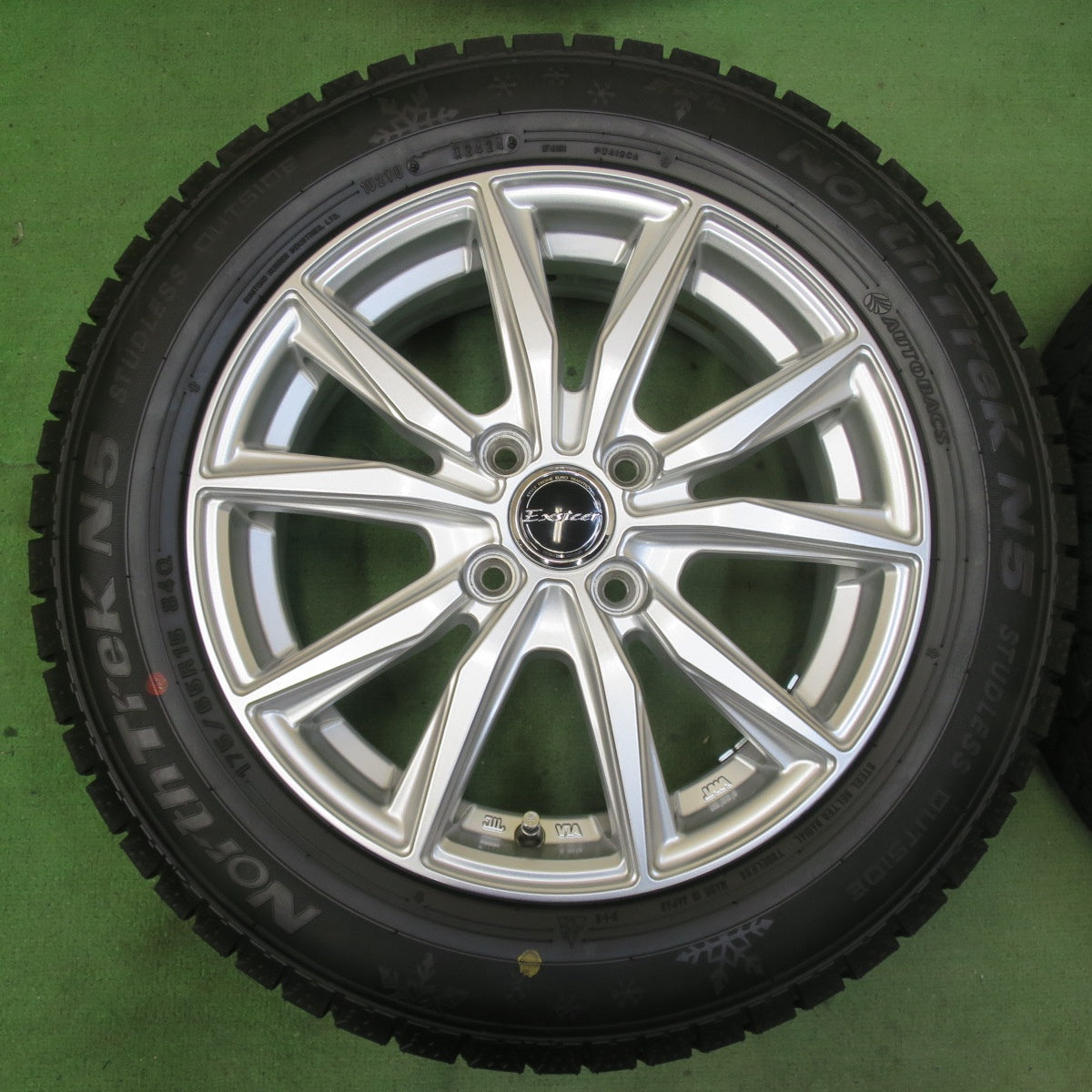 超バリ溝！24年！キレイ！ほぼ10分★スタッドレス 175/65R15 オートバックス ノーストレック N5 Exsteer エクスター 15インチ PCD100/4H★5101603イス