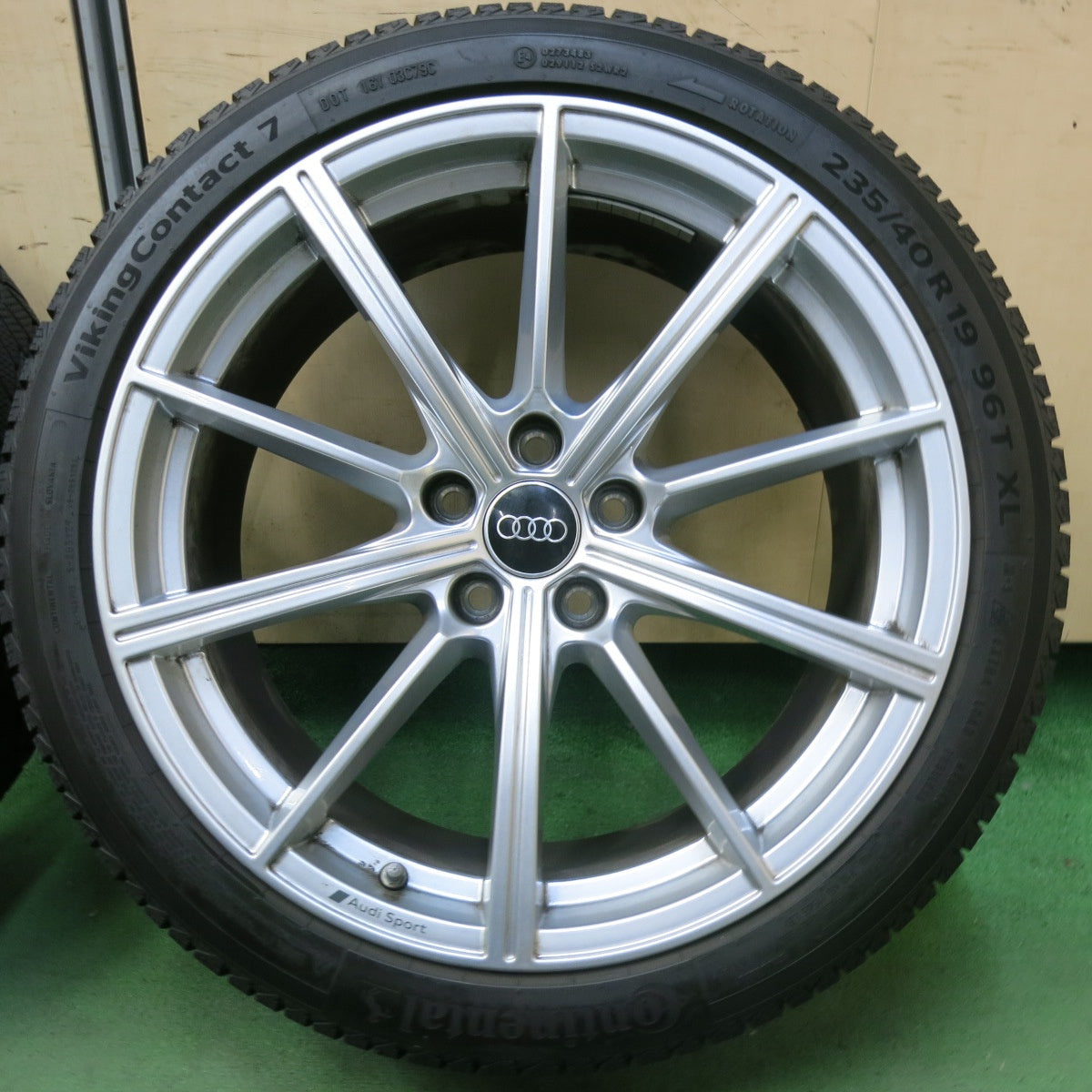 バリ溝！23年！キレイ！9分★アウディ RS4 RS5 B9 8W 純正 235/40R19 スタッドレス コンチネンタル バイキング コンタクト7 19インチ PCD112/5H★5082702SKス