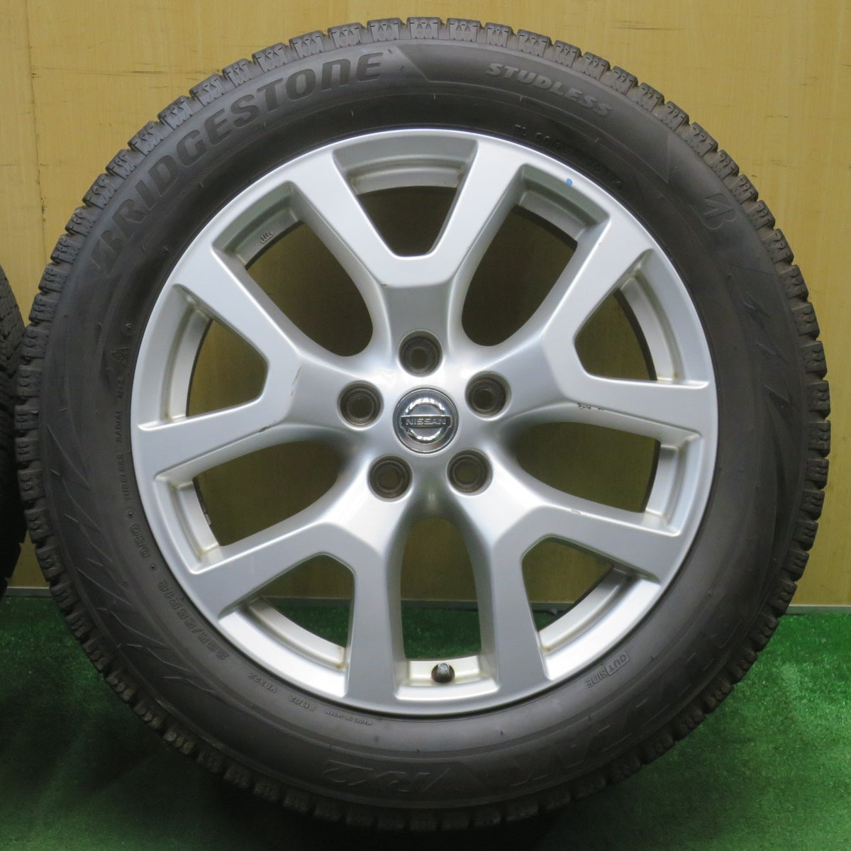 バリ溝！9.5分★日産 T31 エクストレイル 純正 225/55R18 スタッドレス ブリヂストン ブリザック VRX2 18インチ PCD114.3/5H★6052201NJス