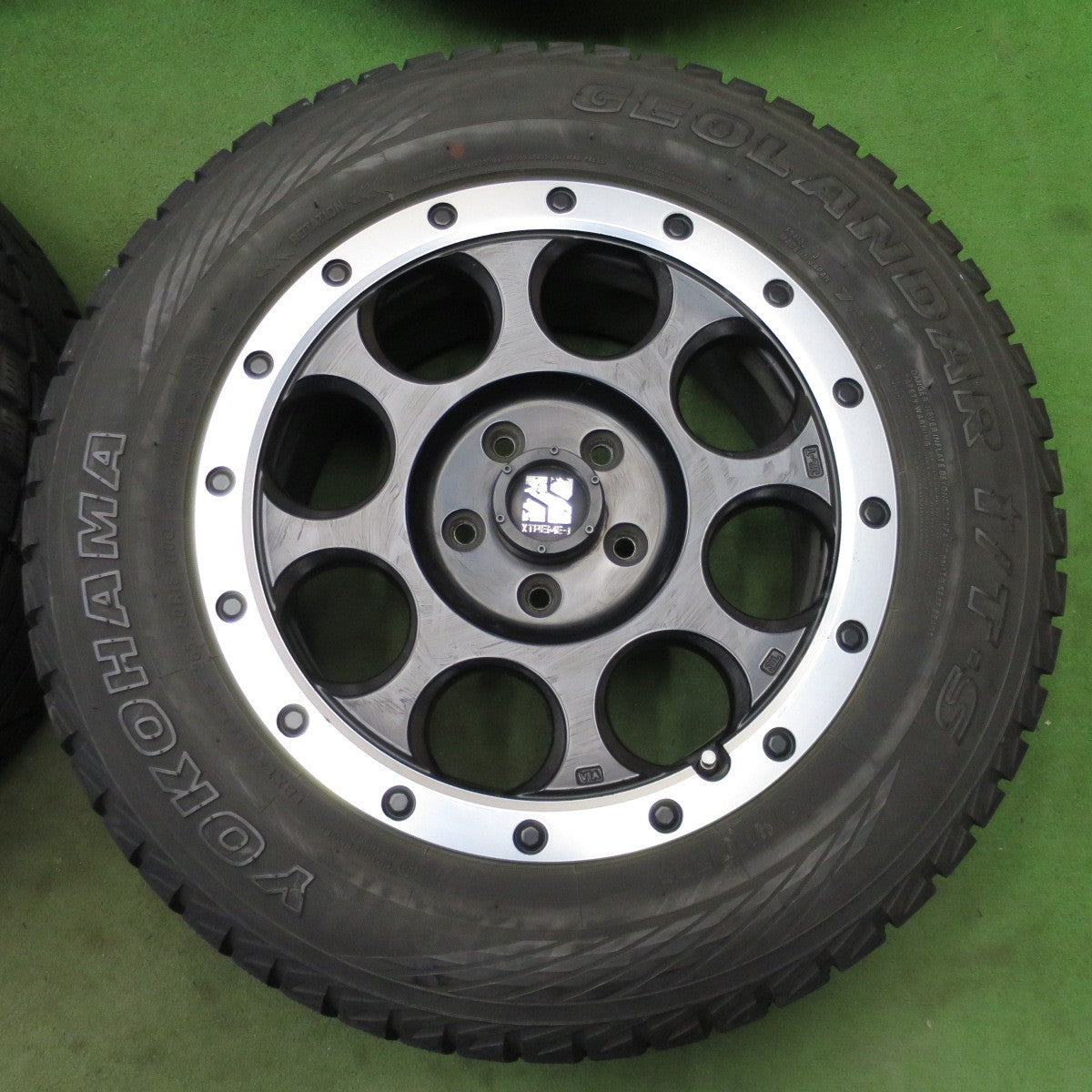 バリ溝！キレイ！8.5分★ジープ 等 XTREME-J XJ03 265/60R18 スタッドレス ヨコハマ ジオランダー i/T-S 18インチ エクストリームJ PCD127/5H★6032401ナス