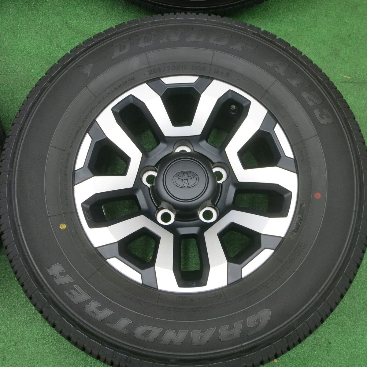 新車外し！25年☆トヨタ ランクル 70 純正 265/70R16 ダンロップ AT23