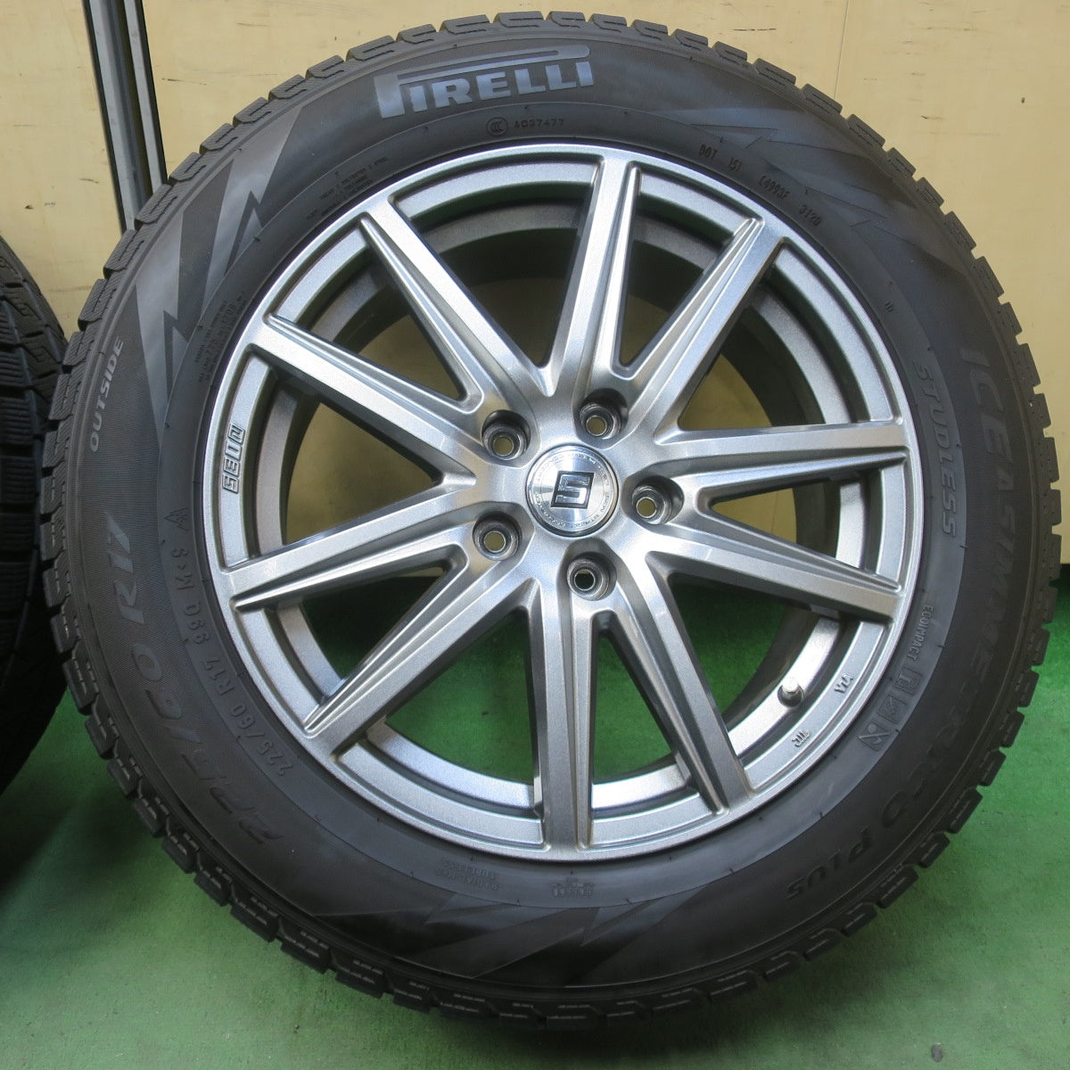 バリ溝！キレイ！8.5分★スタッドレス 225/60R17 ピレリ アイスアシンメトリコ プラス SEIN ザイン 17インチ PCD114.3/5H★6050518イス