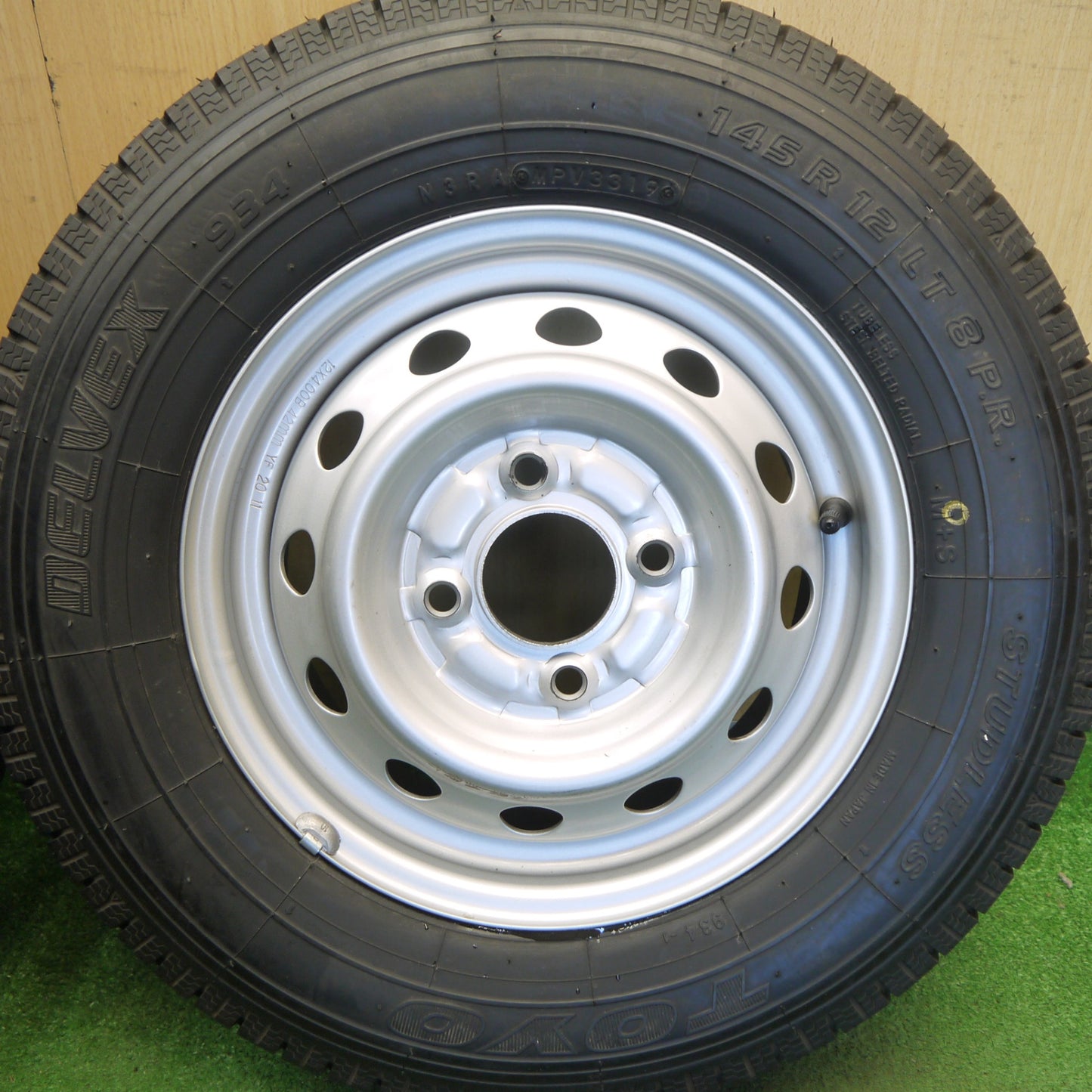 ほぼ未使用！キレイ◎スタッドレス 145R12 8PR トーヨー デルベックス 934 スチール ホイール DELVEX 12インチ PCD100/4H◎6072907Hス