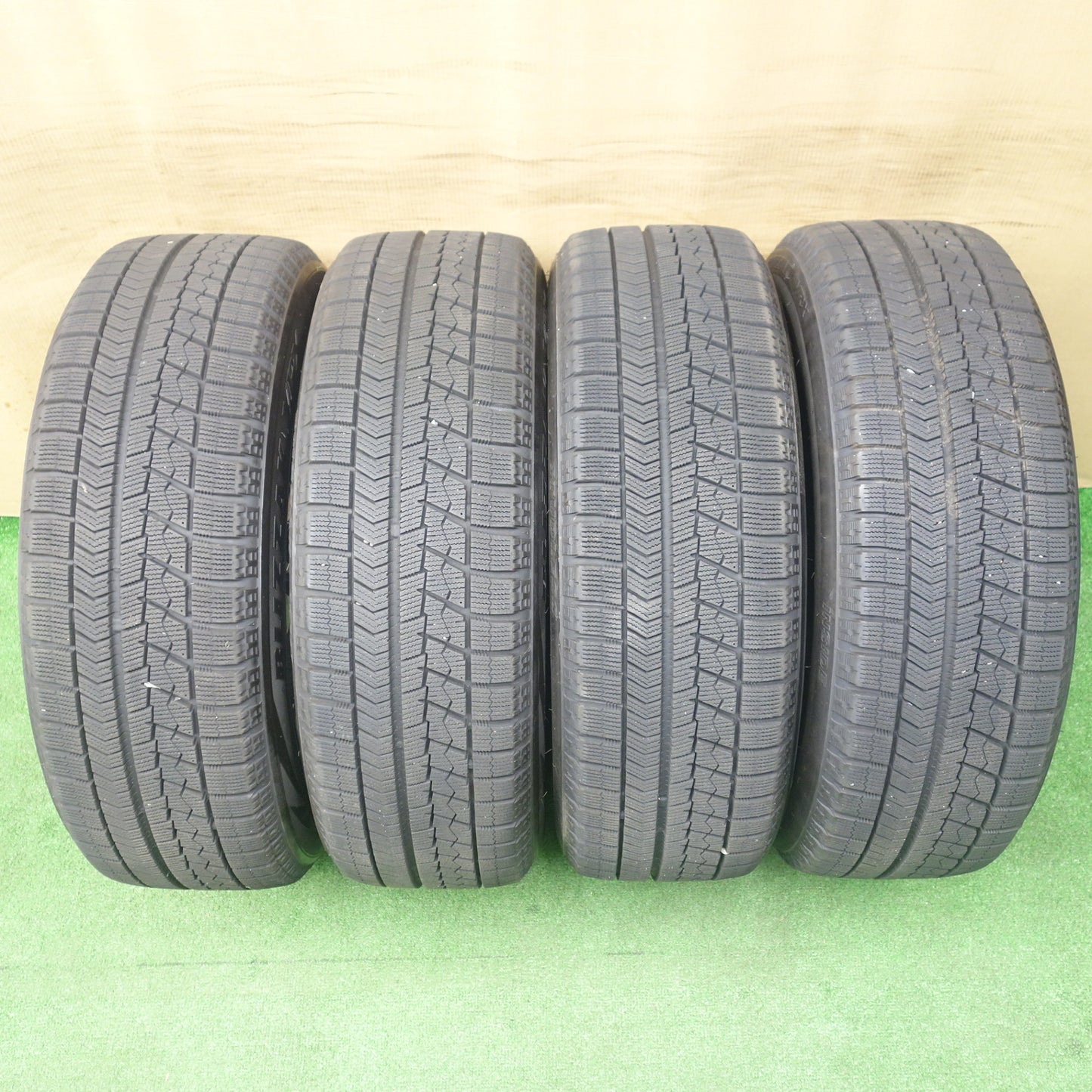 バリ溝！キレイ！9.5分★スタッドレス 195/60R16 ブリヂストン ブリザック VRX Humanline ヒューマンライン 16インチ PCD114.3/5H★6020103KTス