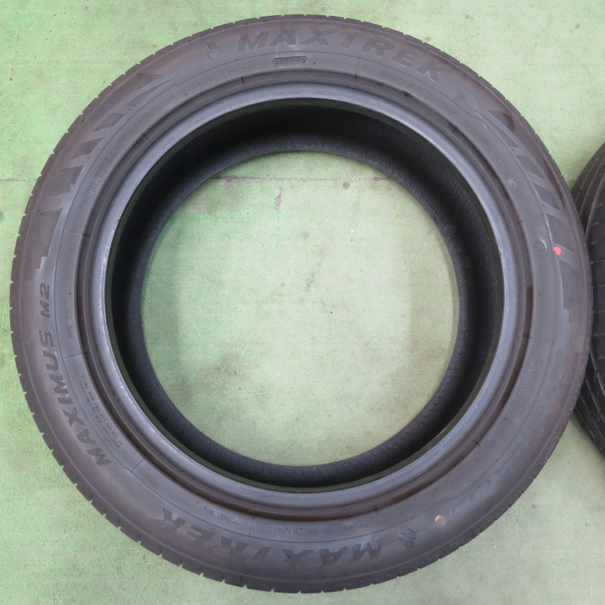 バリ溝！25年！9分★215/55R17 マックストレック MAXIMUS M2 タイヤ 17インチ クラウン マークX ヤリスクロス カムリ 等★5122017イノタ