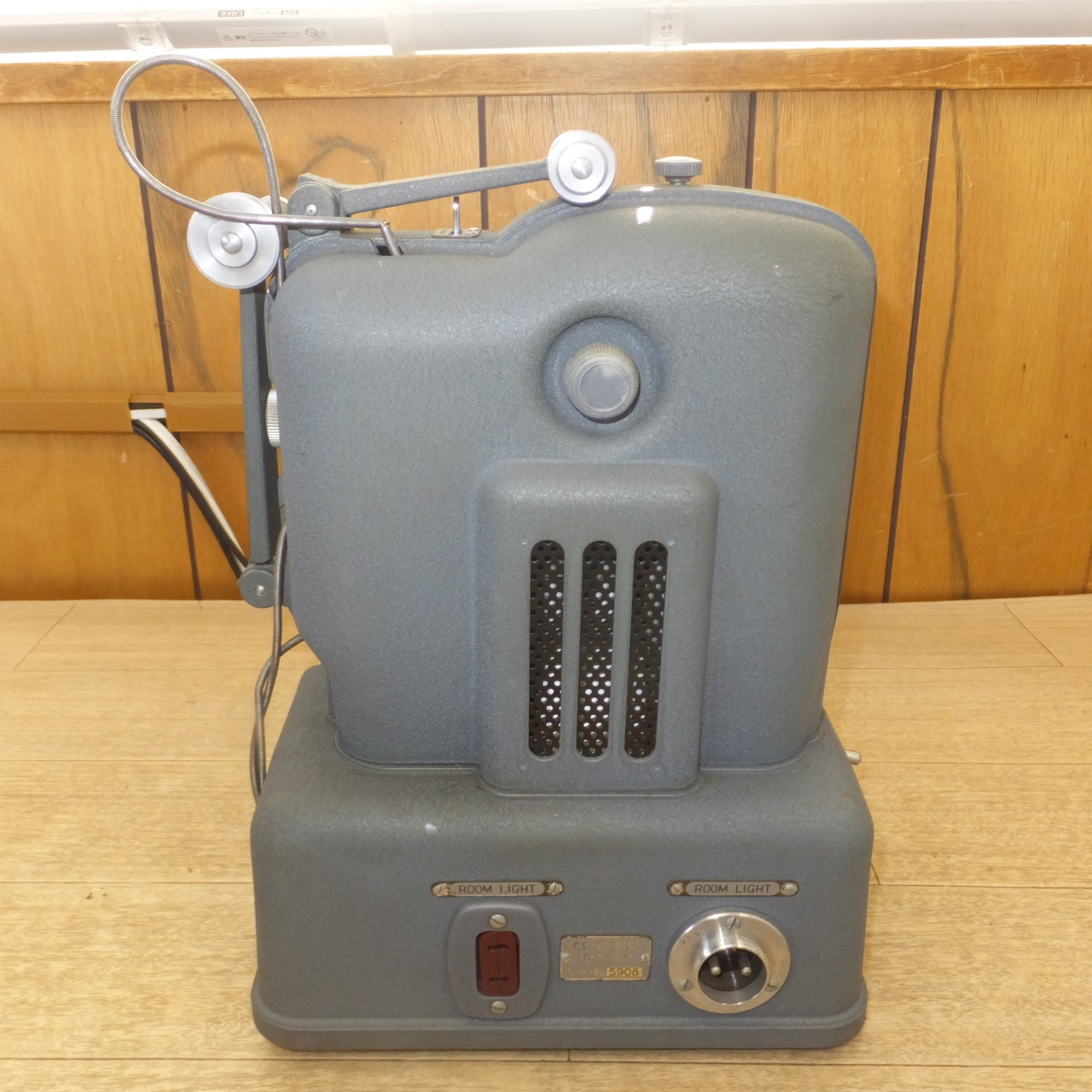 2026年最新Yahoo!オークション -8mmプロジェクターの中古品 ELMO製 8mm