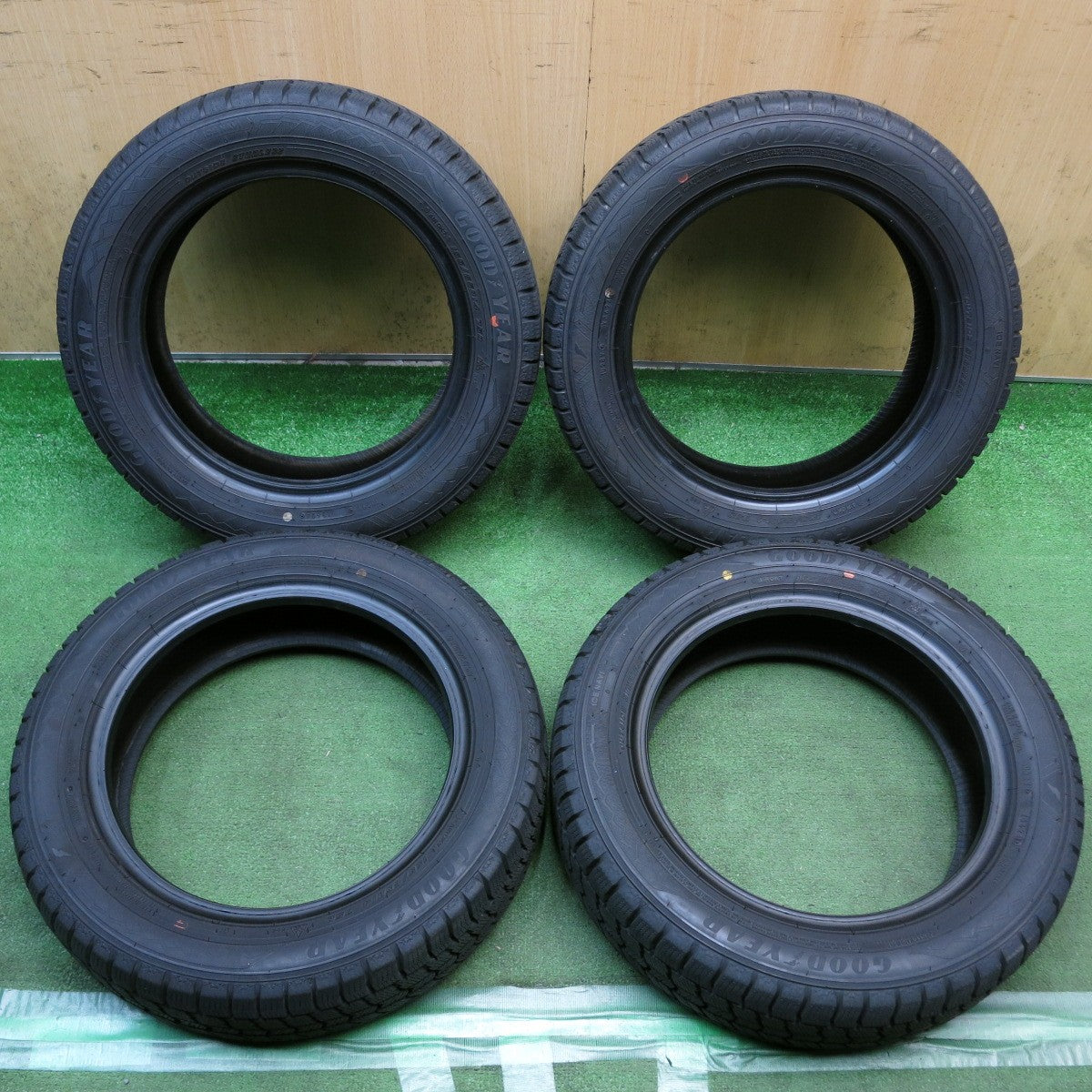 バリ溝！24年！9分◎スタッドレス 155/65R14 グッドイヤー アイスナビ8 タイヤ 14インチ 軽自動車 N-BOX スペーシア タント 等◎6092107KKスタ