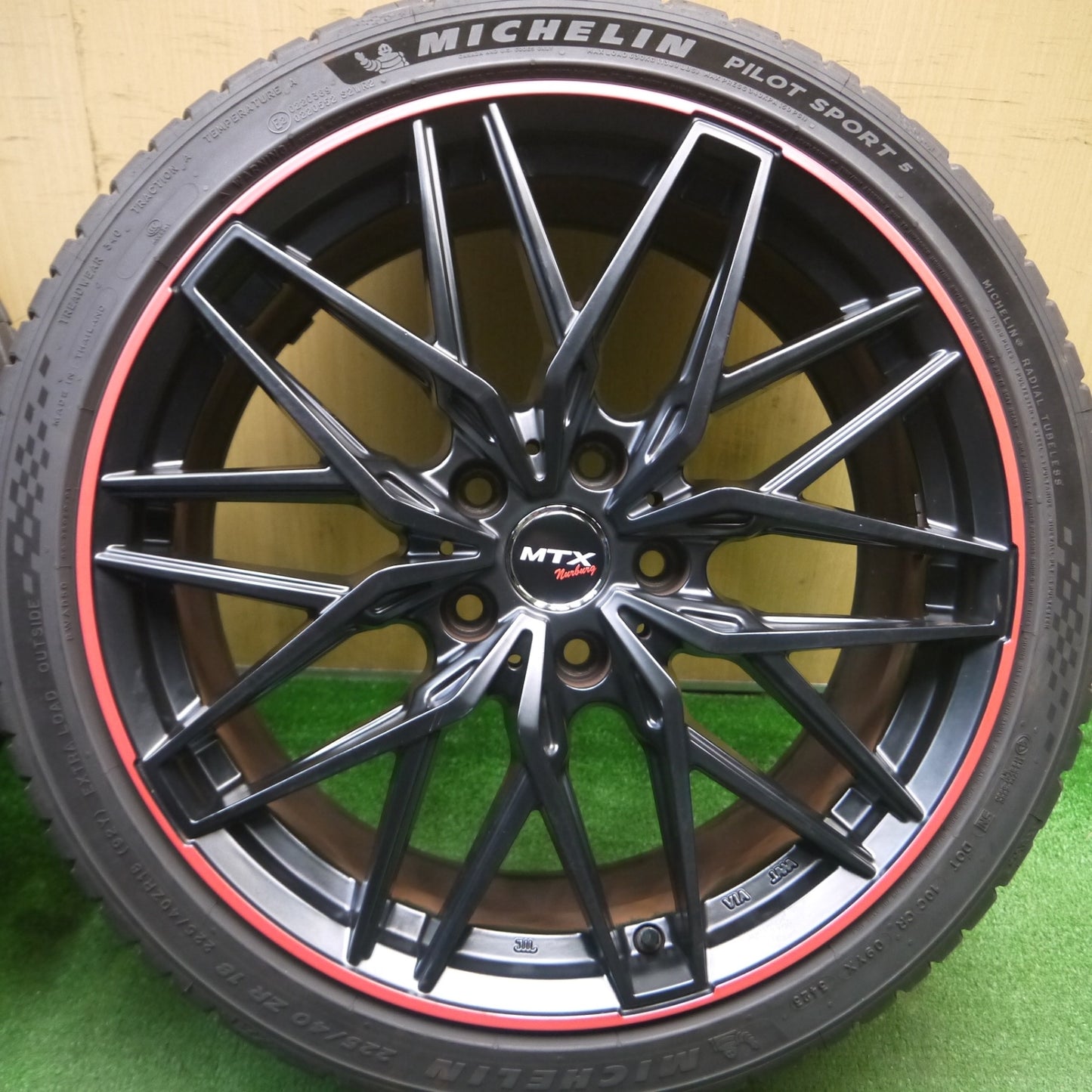 [送料無料] バリ溝！23年！キレイ！9.5分★BMW 等 EUROBAHN Nurburg MTX 225/40R18 ミシュラン パイロットスポーツ5 18インチ ニュルブルグ PCD112/5H★5021405Hノ