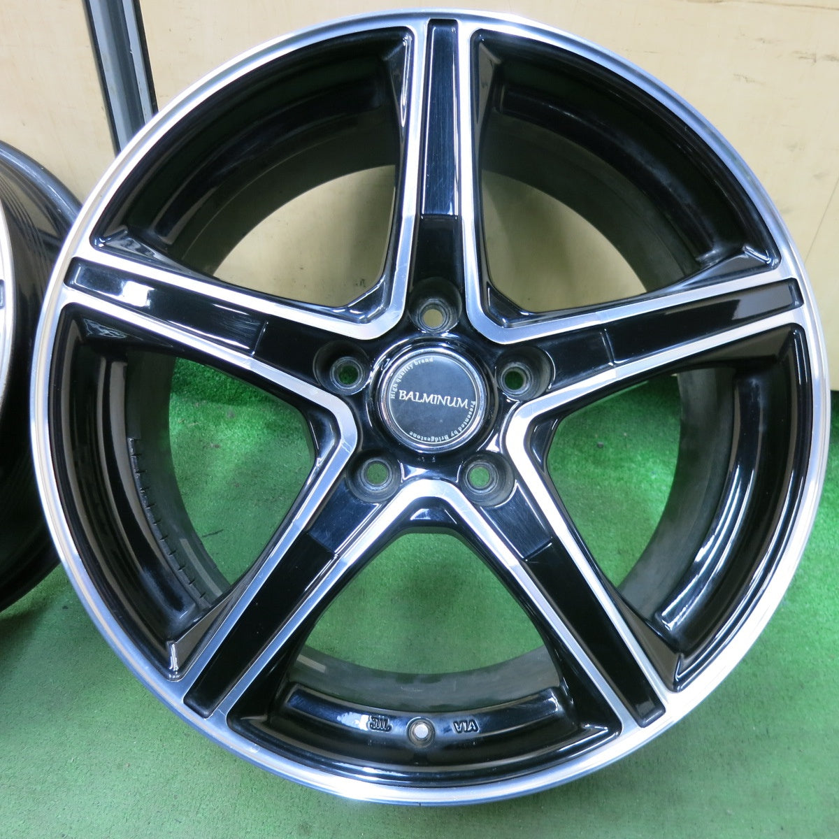 4本価格★BALMINUM バルミナ 17インチ ホイール 17×7J PCD114.3/5H★5042508SYホ