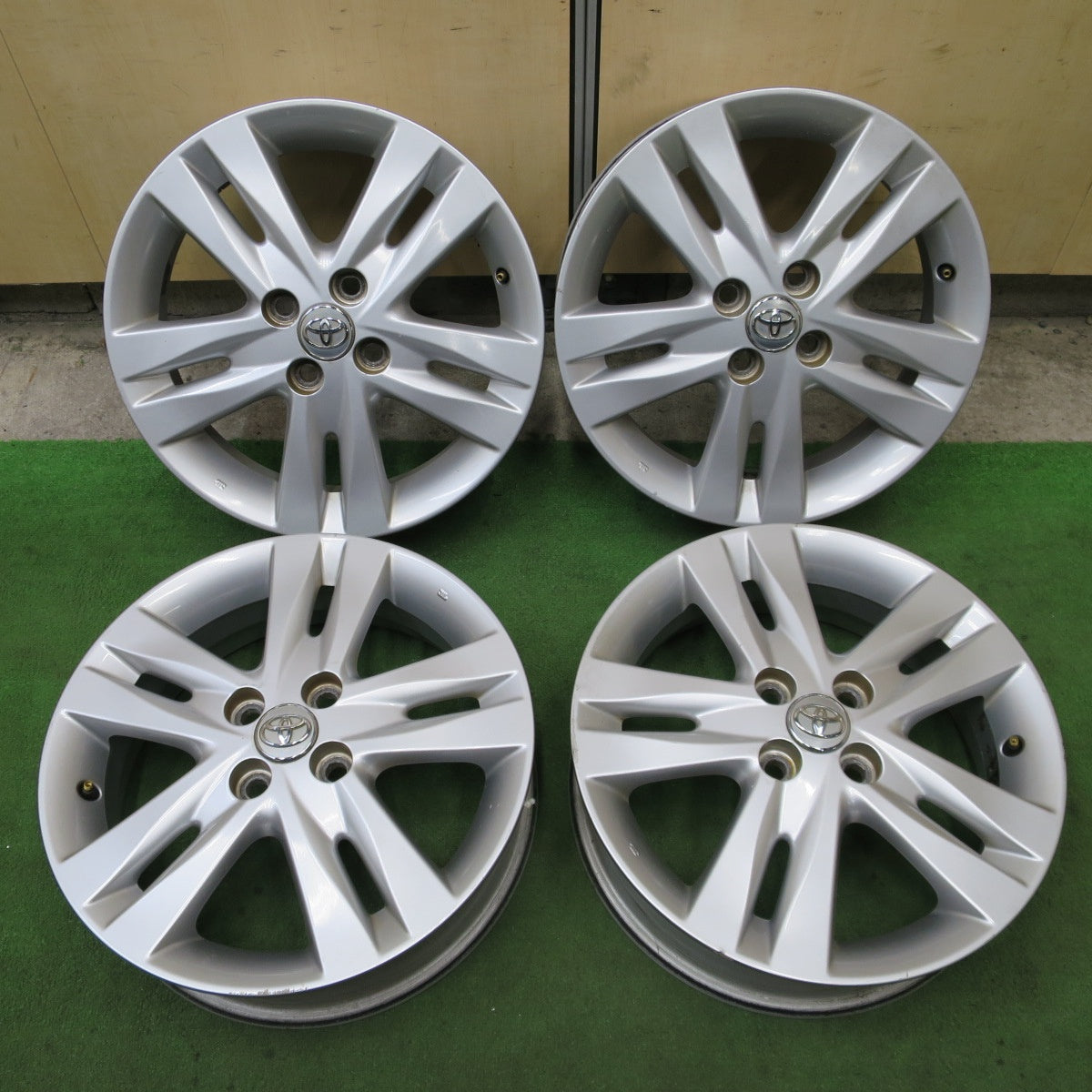 4本価格★トヨタ iQ 純正 ホイール 16インチ 16×5J TOYOTA アイキュー PCD100/4H★6022102NGホ