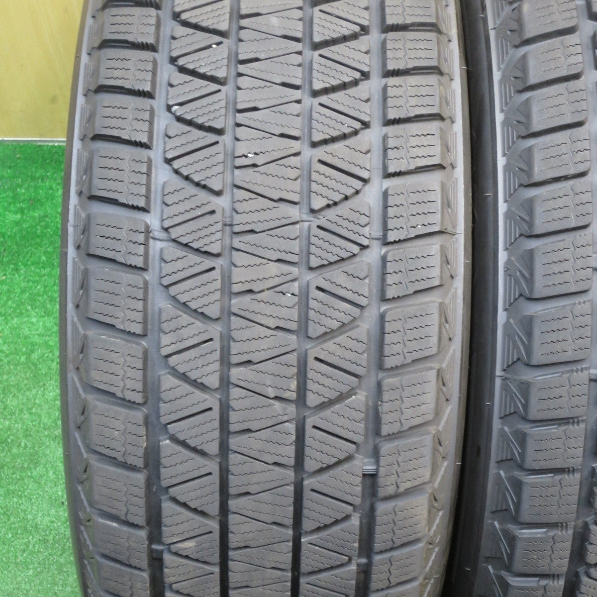 バリ溝！23年！キレイ！9.5分★LEHRMEISTER PREMIX 飛車 265/65R17 スタッドレス ブリヂストン ブリザック DM-V3 レアマイスター プレミックス PCD139.7/6H★5040202KKス