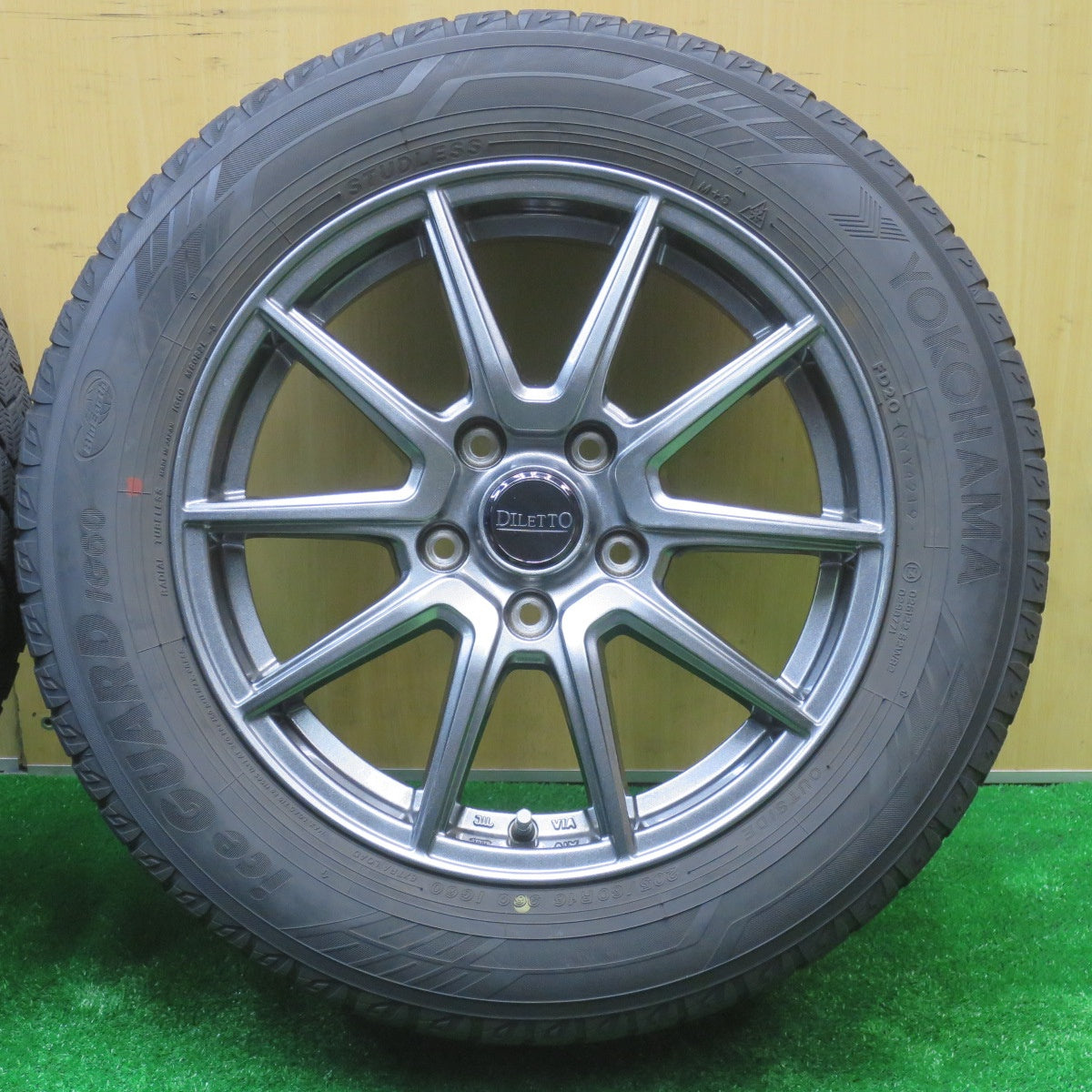 バリ溝！キレイ！9.5分★スタッドレス 205/60R16 ヨコハマ アイスガード iG60 DILETTO ディレット 16インチ PCD114.3/5H★5100805NJス