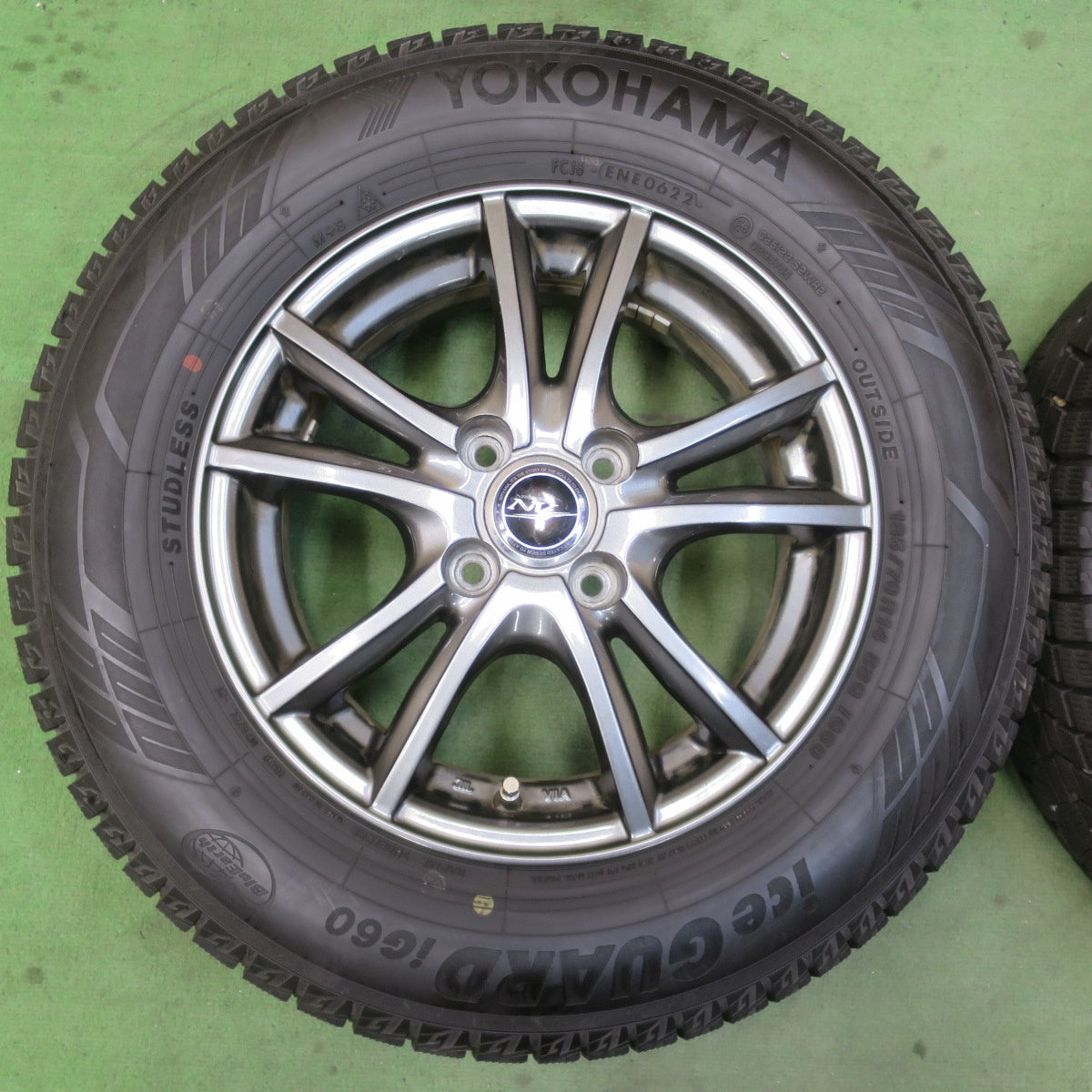バリ溝！22年！9.5分以上★スタッドレス 185/70R14 ヨコハマ アイスガード iG60 NIRVANA NV ニルバーナ ニルヴァーナ 14インチ PCD100/4H★6022815イス
