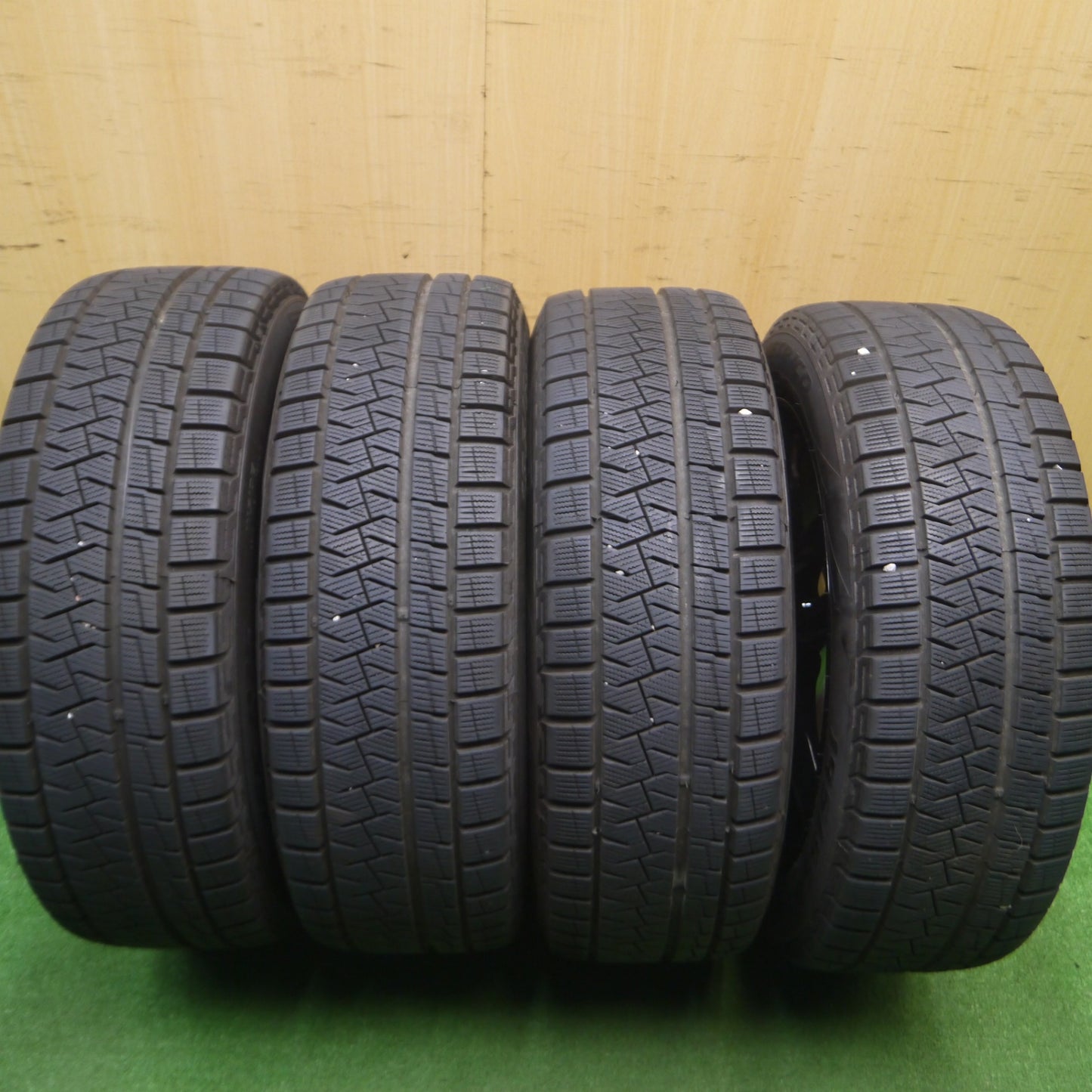 [送料無料] バリ溝！21年！キレイ！9.5分以上★BMW ミニ 等 MAK OXFORD 195/55R16 スタッドレス ピレリ アイスアシンメトリコ オクスフォード 16インチ PCD112/5H★4112704Hス