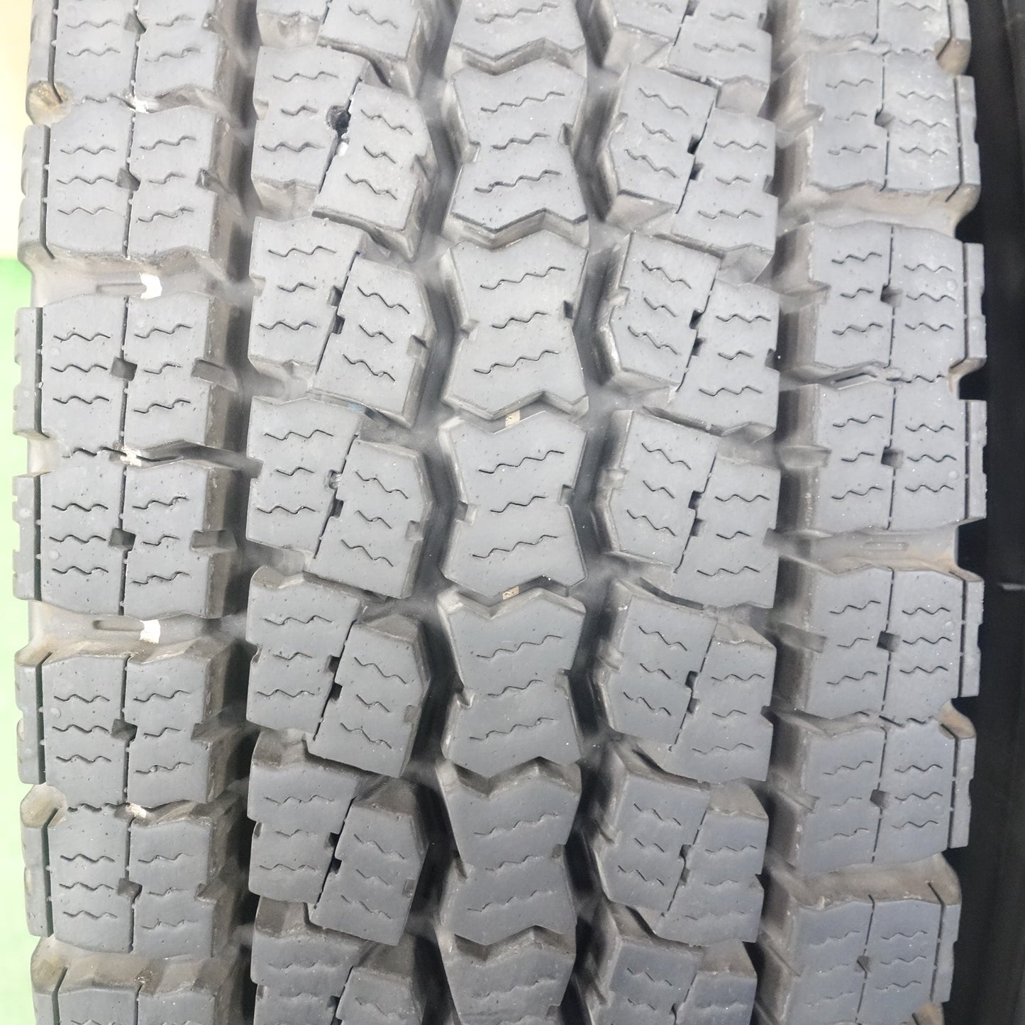 バリ溝！25年！9.5分！2本★トラック タイヤ 225/80R17.5 123/122L スタッドレス トーヨー M919 17.5インチ★6022004KTスタ