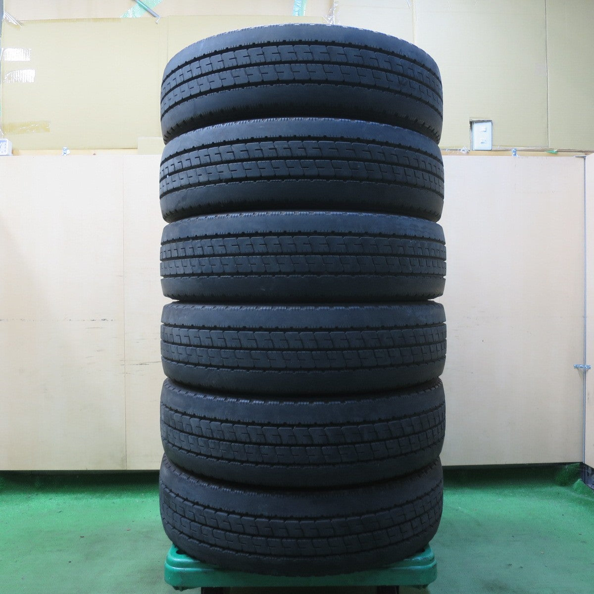 バリ溝！22年！9分！6本★トラック タイヤ 205/75R16 113/111N ブリヂストン デュラビス R207 DURAVIS 16インチ★5061506イノタ