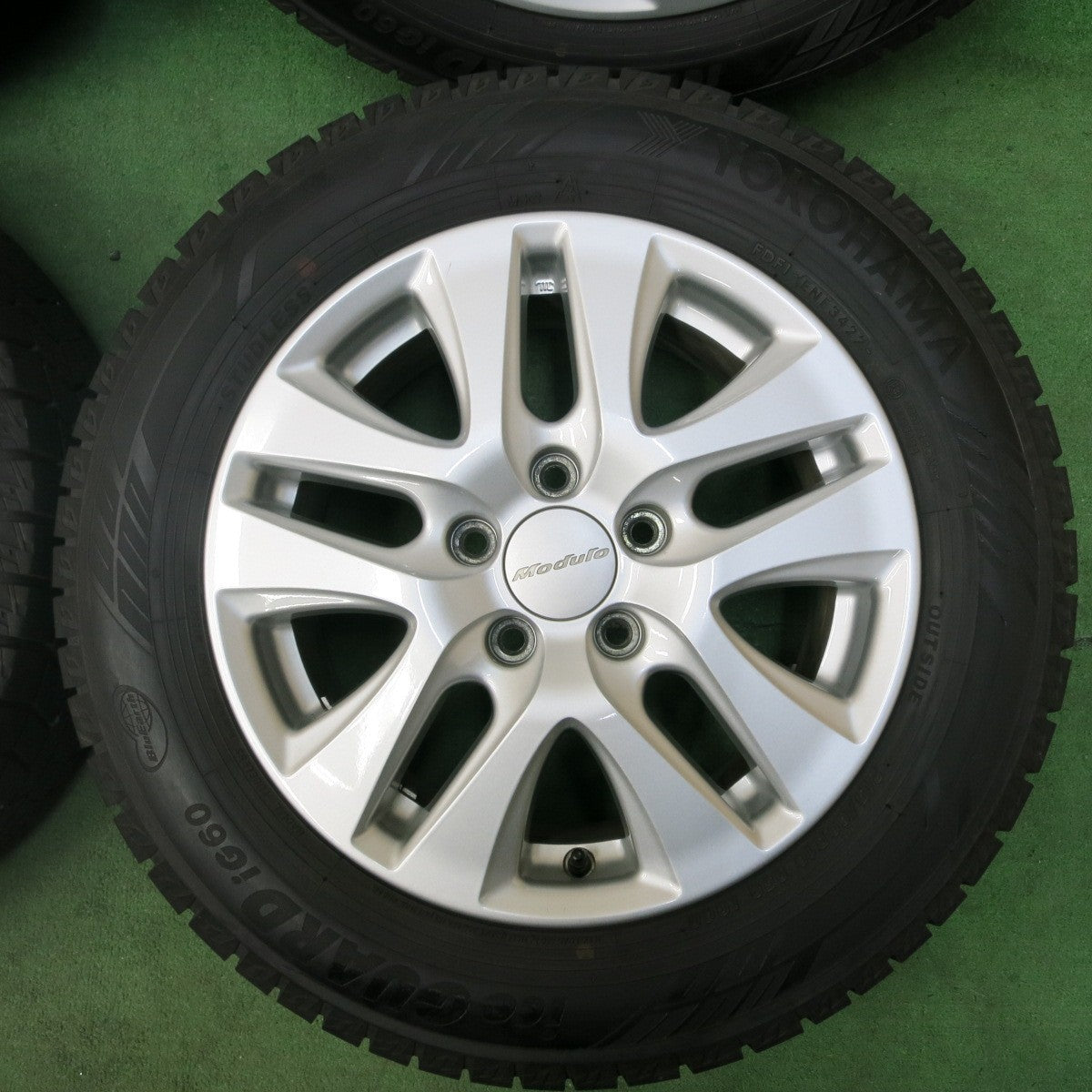 [送料無料] バリ溝！22年！綺麗！9.5分★ホンダ 純正 Modulo オデッセイ ヴェゼル等 215/60R16 スタッドレス ヨコハマ アイスガード iG60 モデューロ PCD114.3/5H★4110810SYス