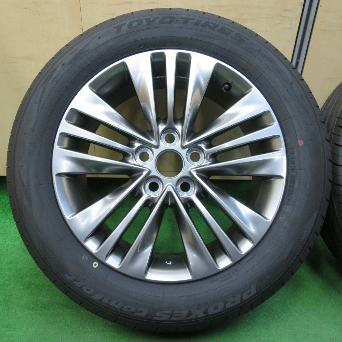 新車外し！24年★トヨタ 40系 アルファード Zグレード 純正 225/60R18 トーヨー プロクセス comfort PCD120/5H★4072001イノ