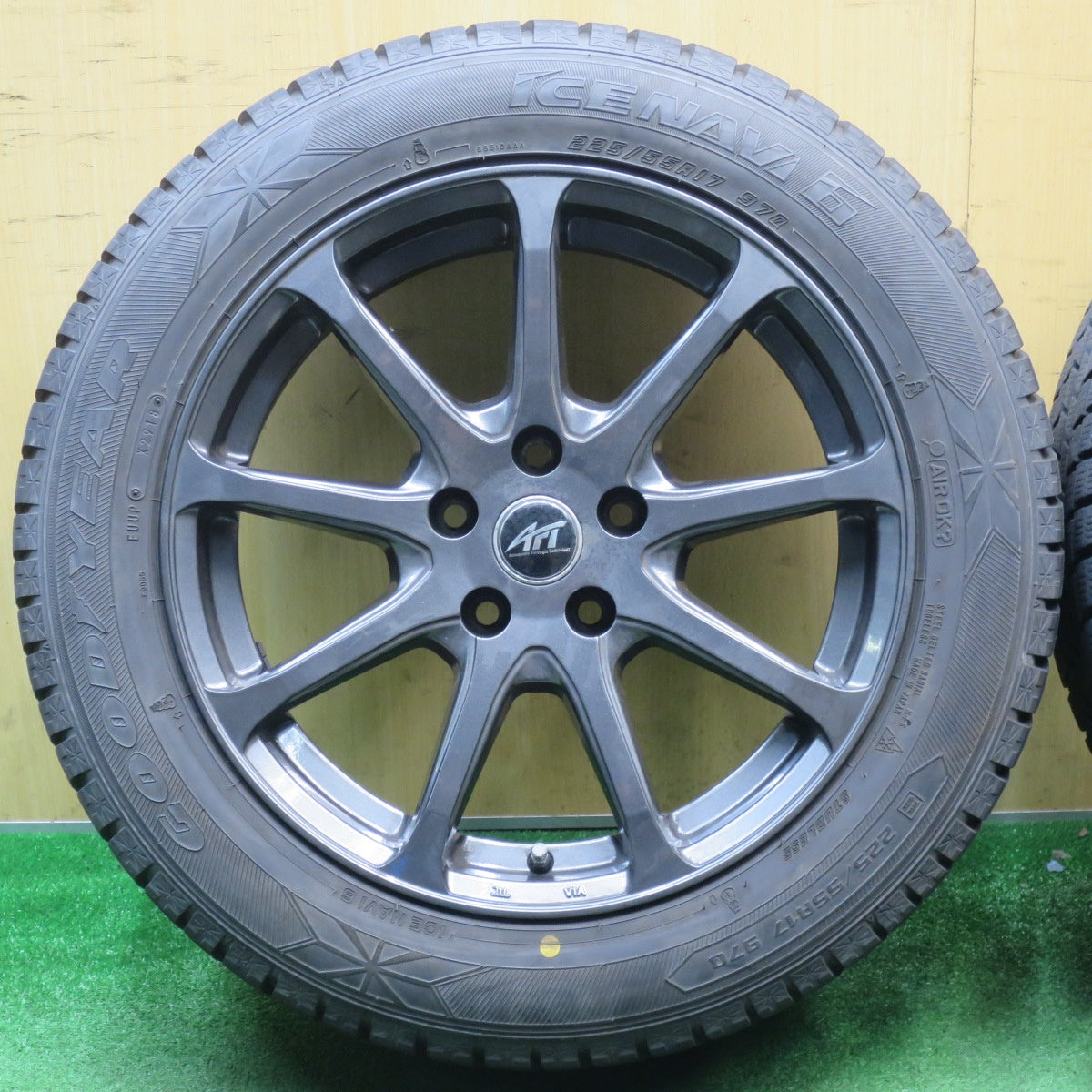 バリ溝！9分★BMW MINI 等 AFT Bertzen 225/55R17 スタッドレス グッドイヤー アイスナビ6 ベルツェン 17インチ PCD112/5H★6020904NJス
