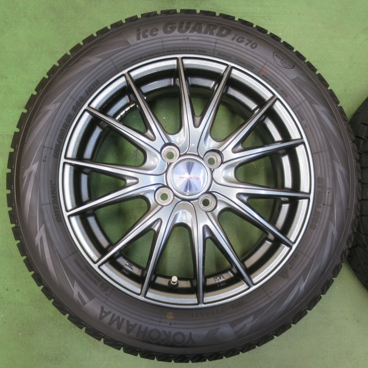 バリ溝！21年！キレイ！9.5分以上★スタッドレス 185/60R15 ヨコハマ アイスガード iG70 VELVA SPORTZ ヴェルヴァ 15インチ PCD100/4H★5111804イス