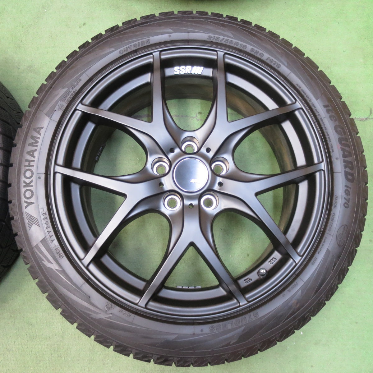 バリ溝！22年！キレイ！9.5分以上★SSR GTV03 TANABE 215/50R18 スタッドレス ヨコハマ アイスガード iG70 18インチ タナベ PCD114.3/5H★5120902イス