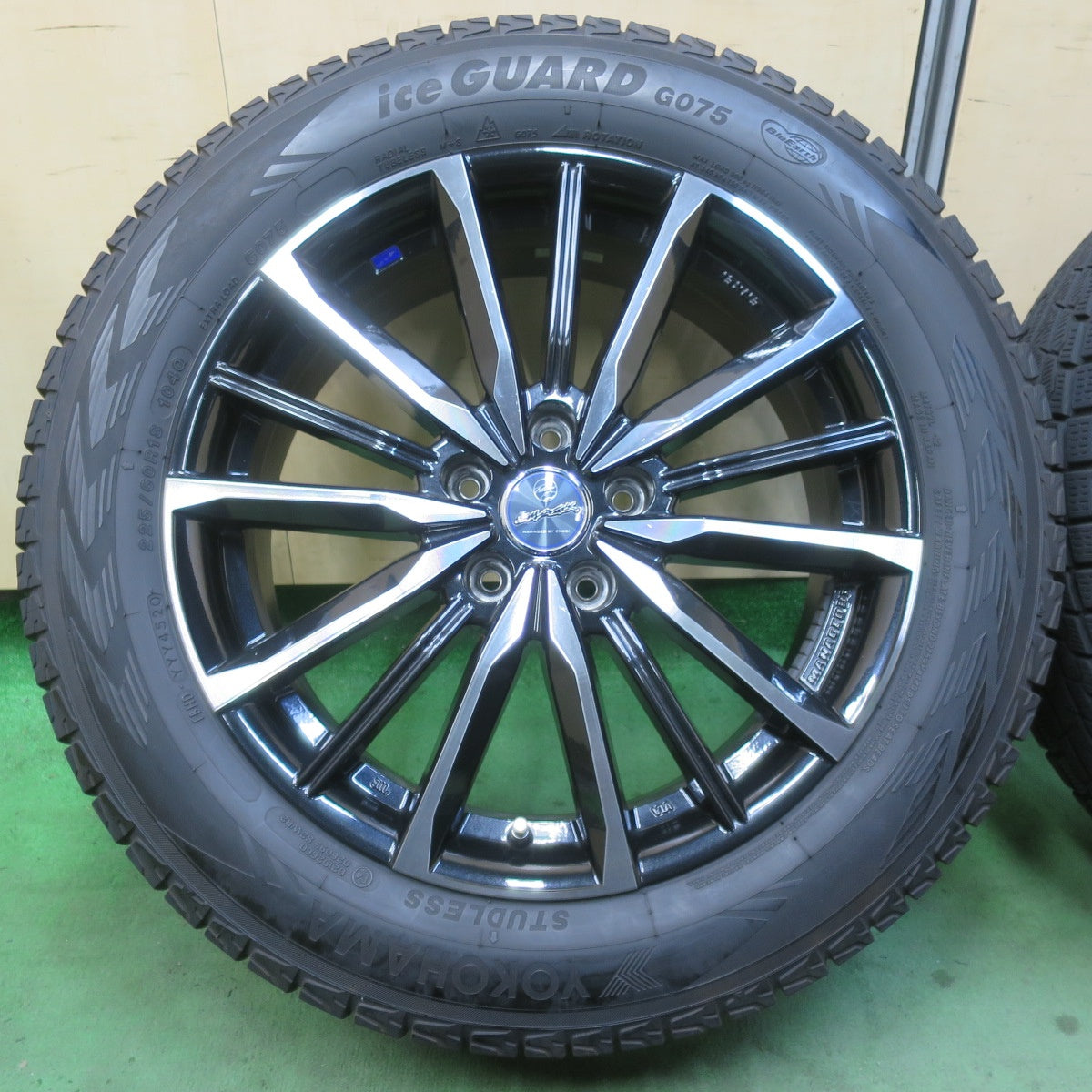 バリ溝！キレイ！9.5分★スタッドレス 225/60R18 ヨコハマ アイスガード G075 SMACK ENKEI スマック エンケイ 18インチ PCD114.3/5H★6011004イス