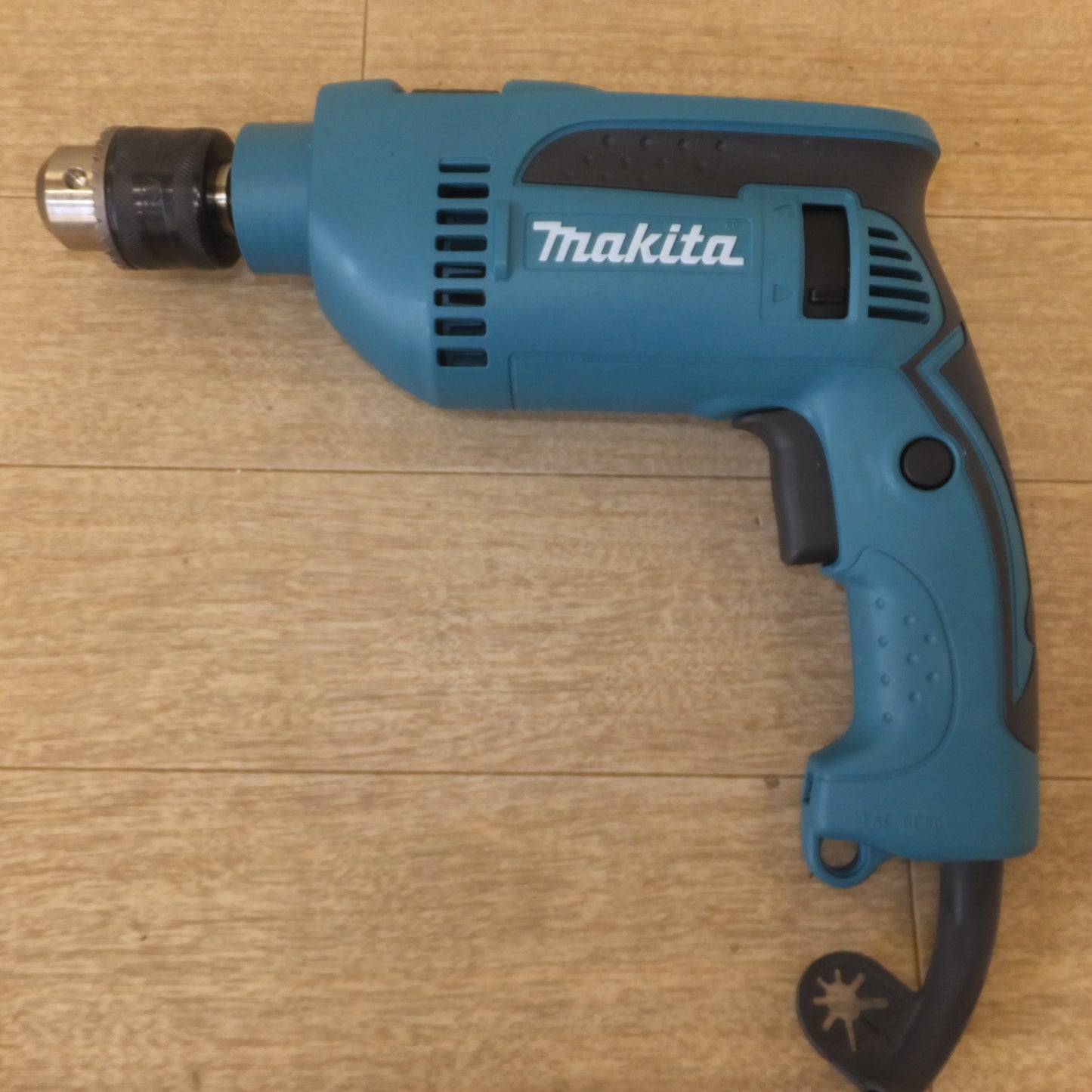 [送料無料] キレイ★マキタ makita 16mm 震動ドリル HP1640FK　鉄工 13mm コンクリート 16mm　100V～ 7.2A 50-60Hz 680W★