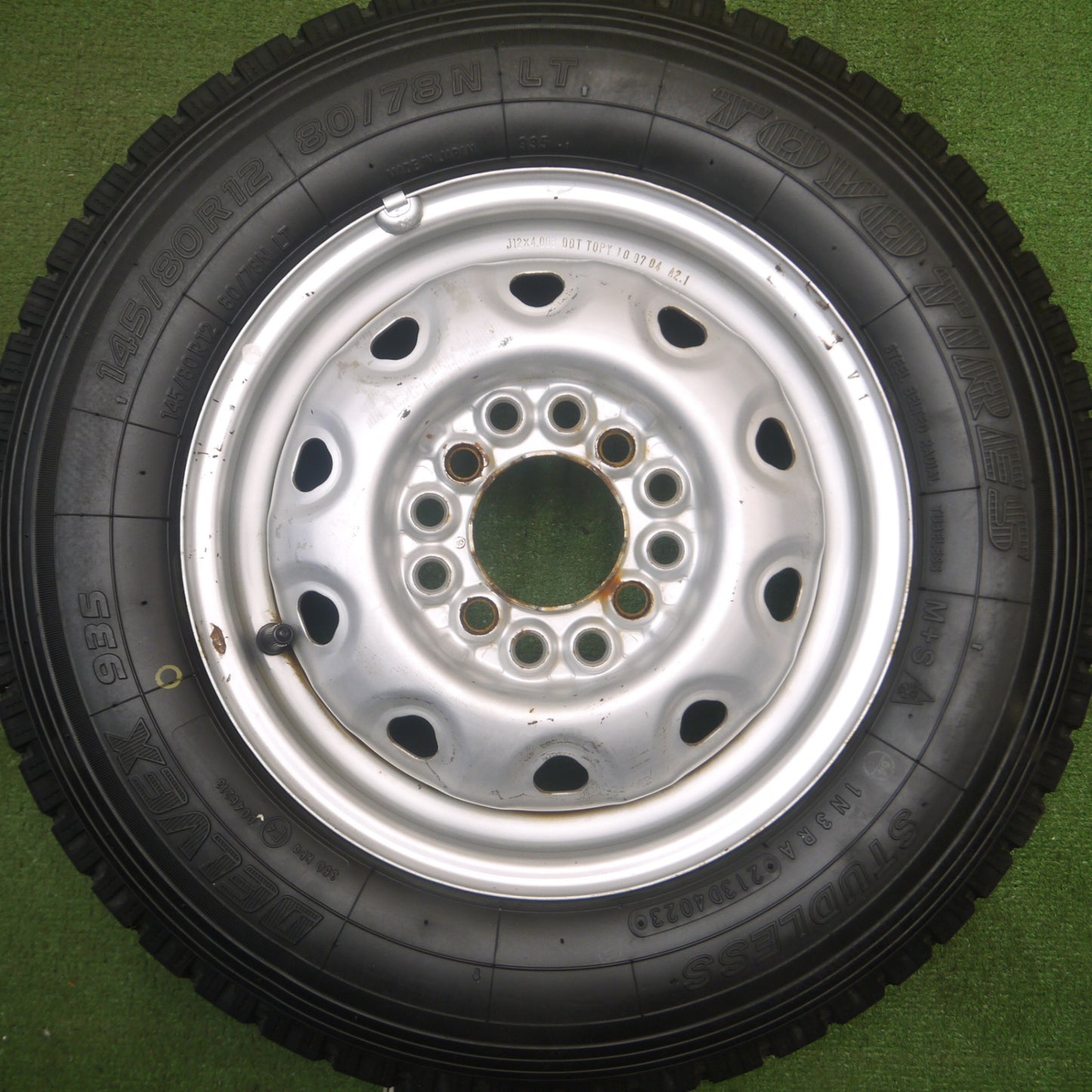 [送料無料] バリ溝！23年！9.5分★145/80R12 80/78N トーヨー デルベックス 935 スチール DELVEX 12インチ PCD100 110 114.3/4H マルチ★5022501Hス