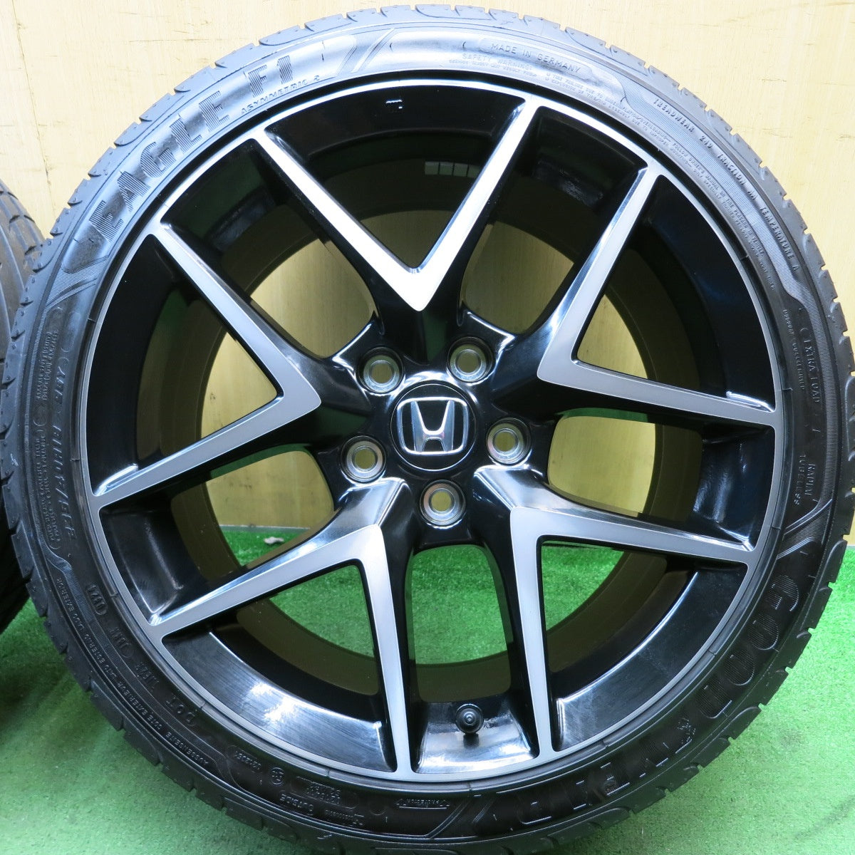 新車外し！24年★ホンダ FL シビック 純正 235/40R18 グッドイヤー イーグル F1 18インチ PCD114.3/5H★5092101HAノ