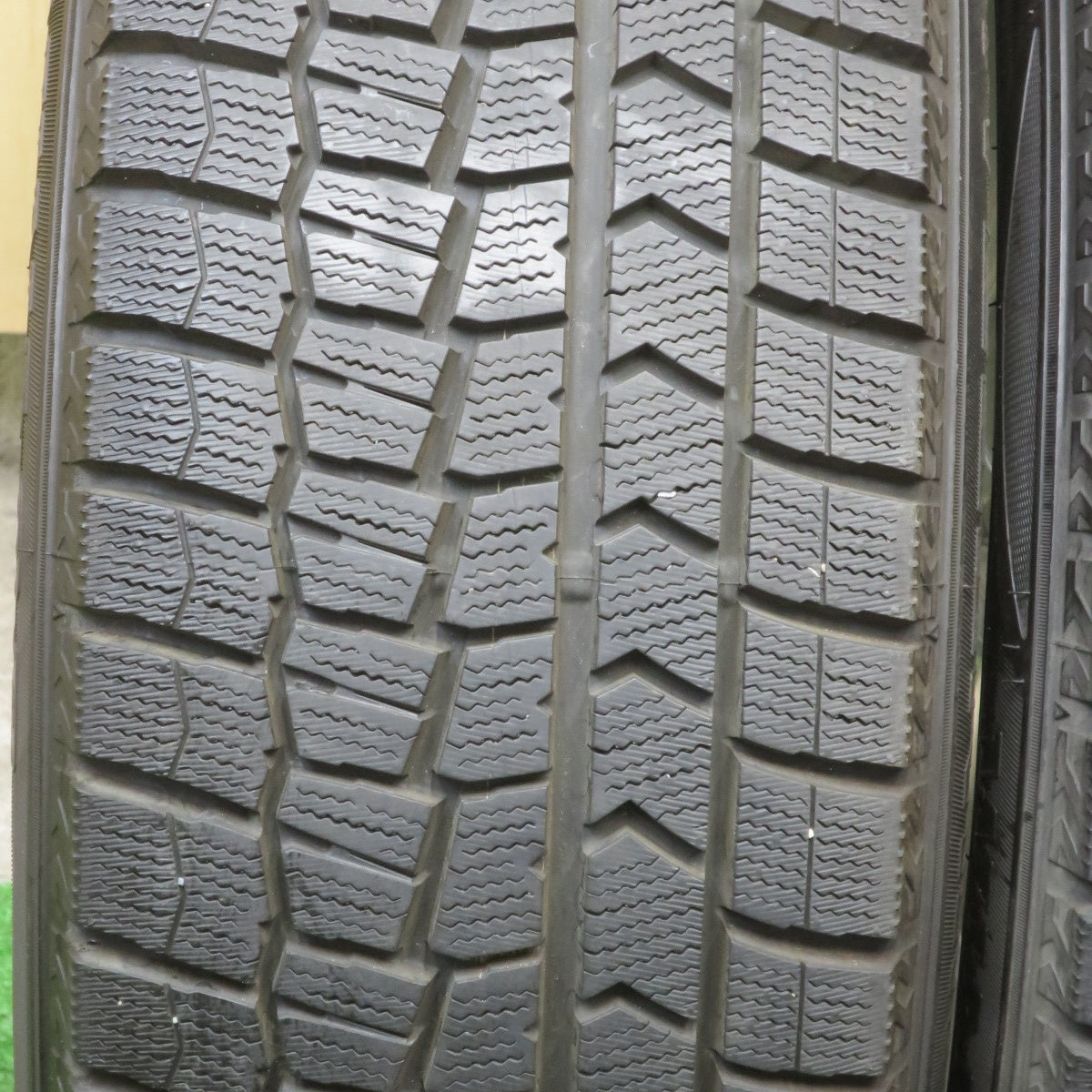 バリ溝！キレイ！9.5分以上★スタッドレス 215/60R16 ダンロップ ウインターマックス WM02 JOKER ジョーカー 16インチ PCD114.3/5H★5091701TTス