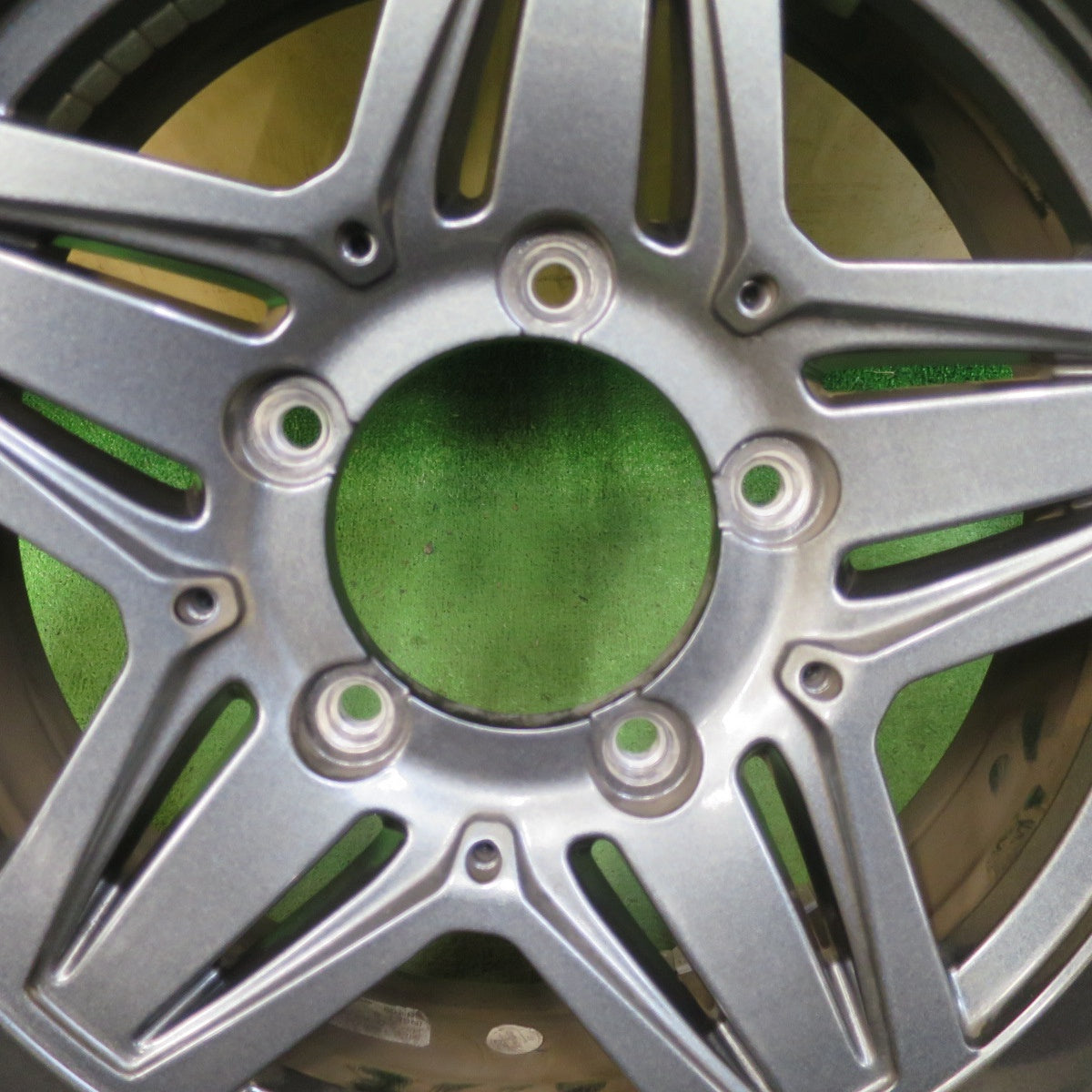 バリ溝！21年！キレイ！9分★ジムニー MAD CROSS JB-01 195/80R15 スタッドレス ダンロップ ウインターマックス SJ8+ 15インチ マッドクロス PCD139.7/5H★5112802TTス